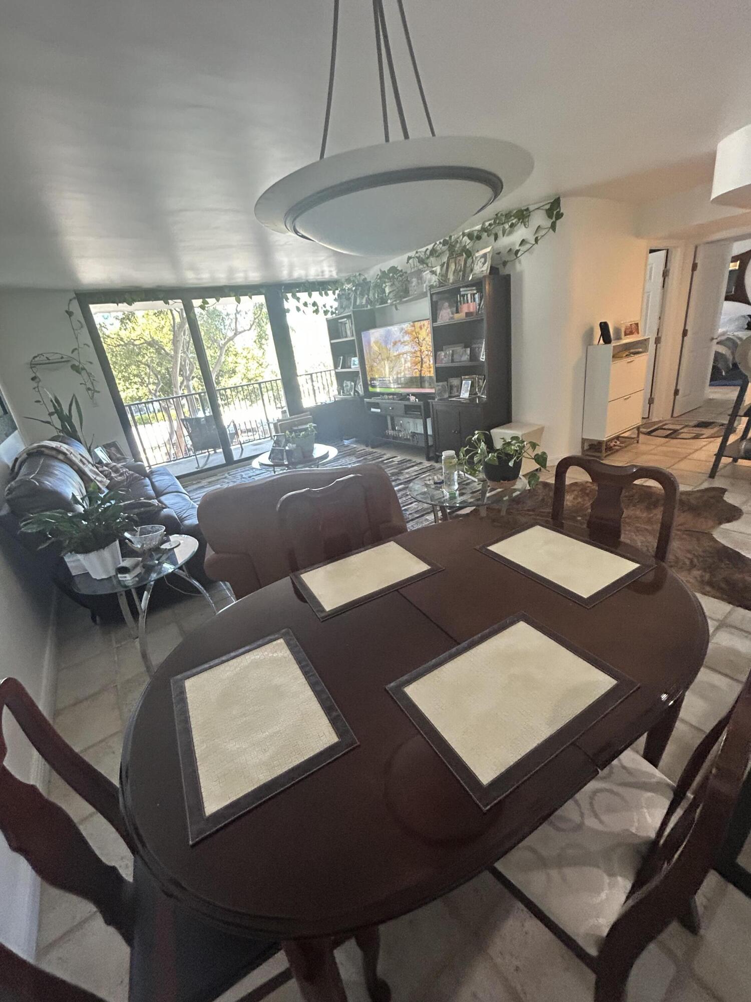 RIVER REACH CONDOMINIUM IV - Residential