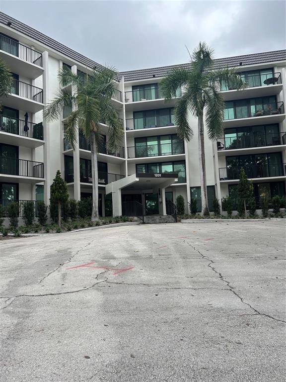 RIVER REACH CONDOMINIUM IV - Residential