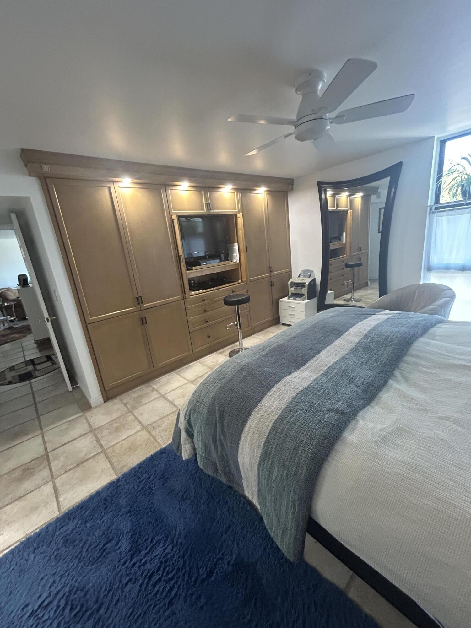 RIVER REACH CONDOMINIUM IV - Residential