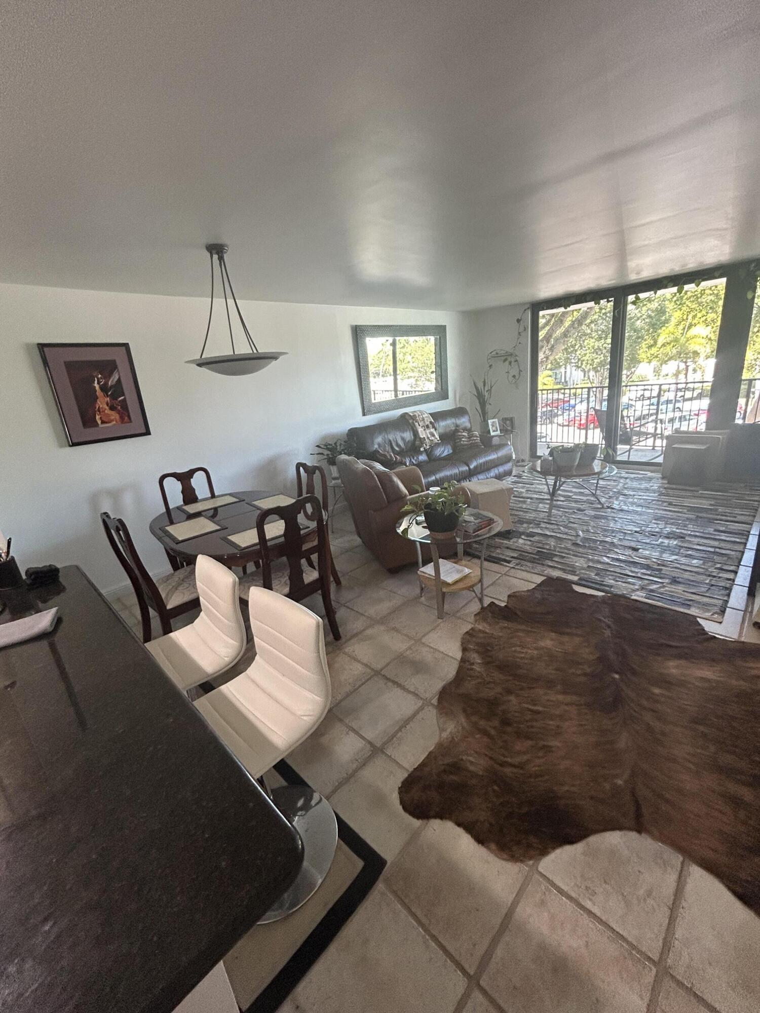 RIVER REACH CONDOMINIUM IV - Residential