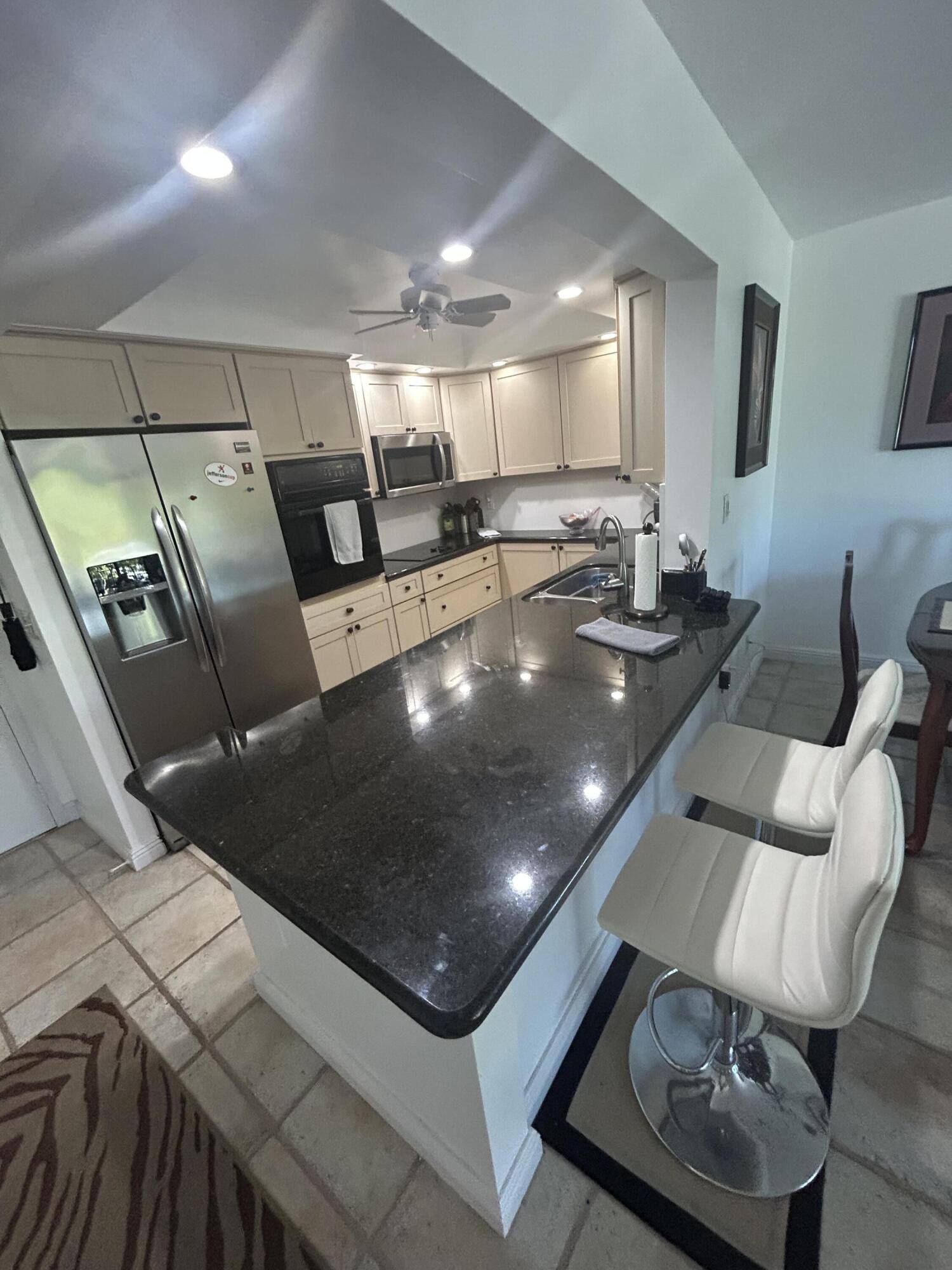 RIVER REACH CONDOMINIUM IV - Residential