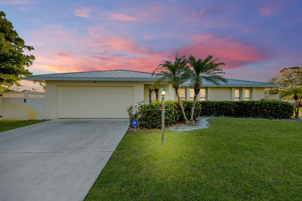 Photo of 1502 SE Portillo Road, Port Saint Lucie, FL 34952 (MLS # R10961193)