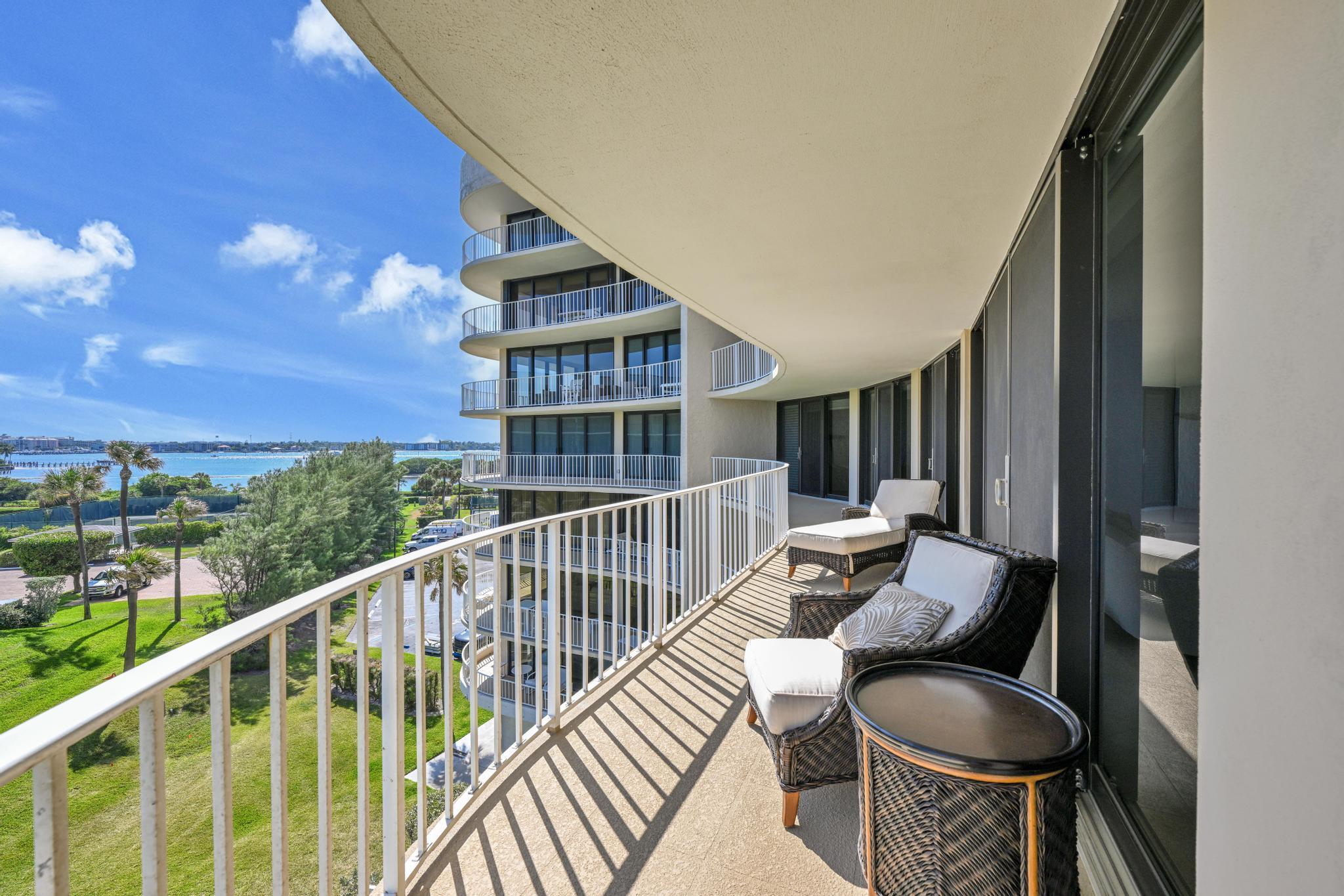 ATRIUMS OF PALM BEACH CON - Residential