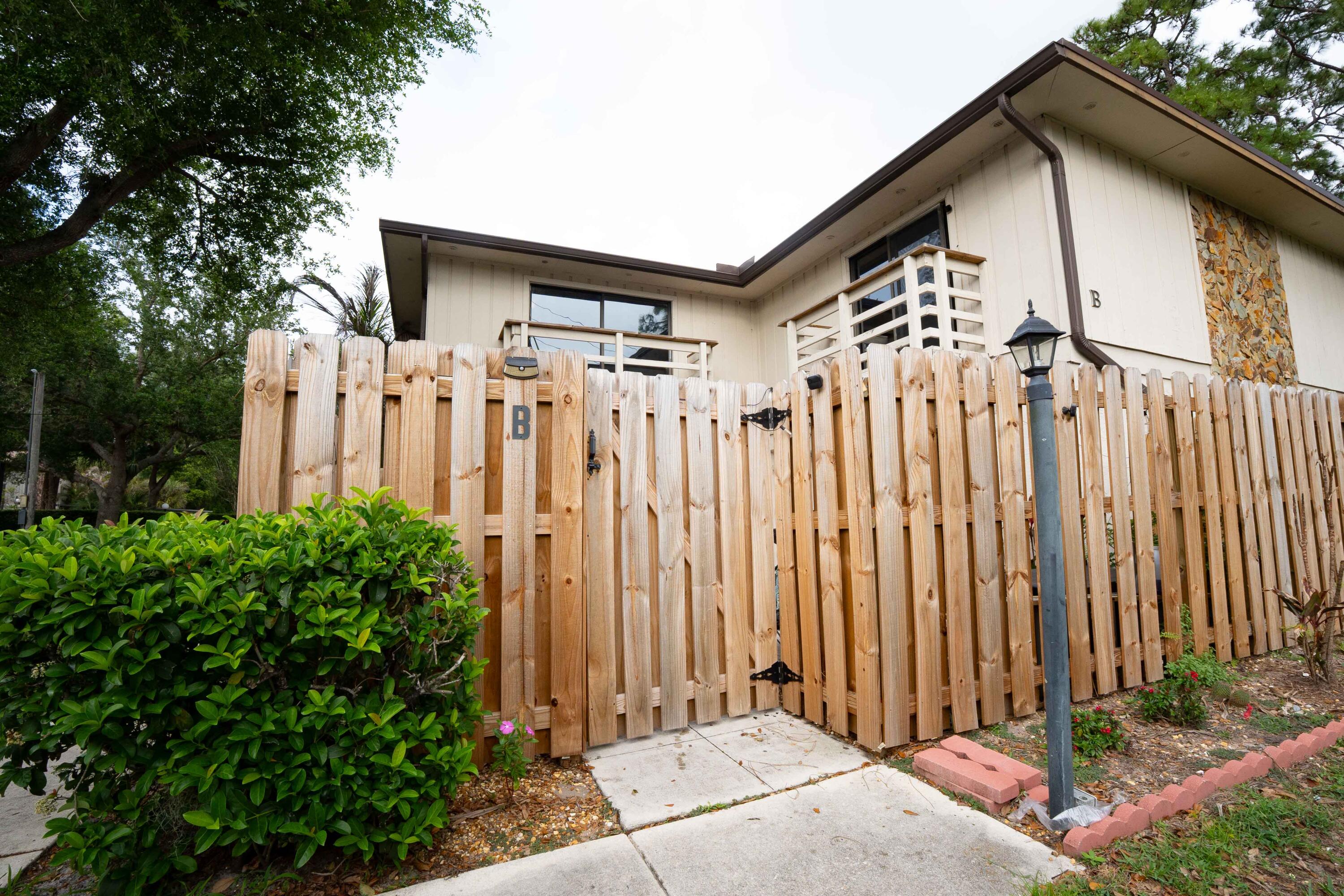 2811 Stoneway Lane B