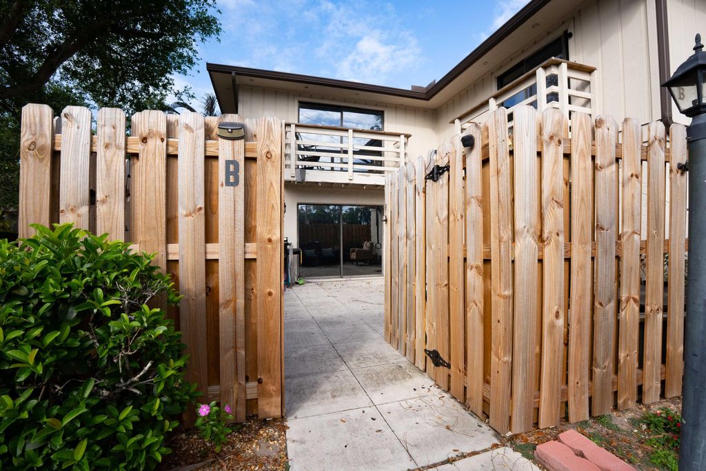 Photo of 2811 Stoneway Lane #B, Fort Pierce, FL 34982 (MLS # B26014153)