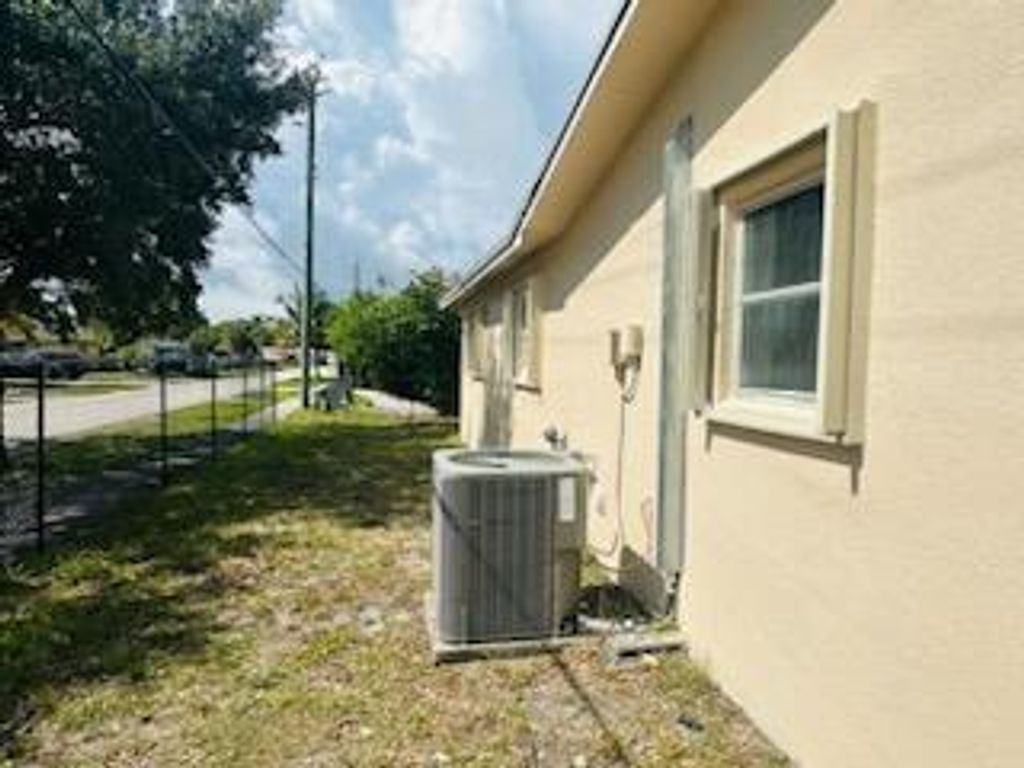 Photo of 9170 NW 21st Mnr, Sunrise, FL 33322 (MLS # R11087990)