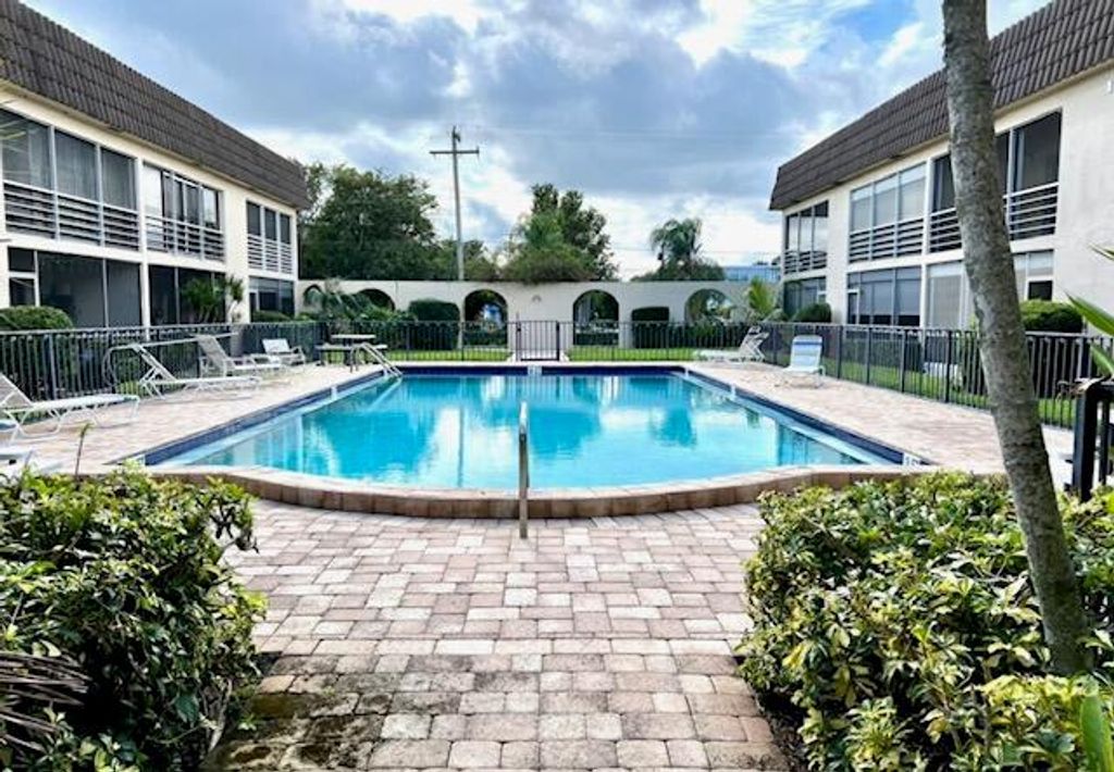 Photo of 342 Southwind Drive #117, North Palm Beach, FL 33408 (MLS # R10899061)