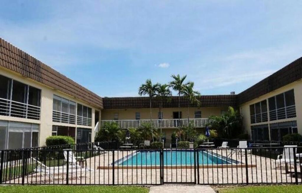 Photo of 342 Southwind Drive #117, North Palm Beach, FL 33408 (MLS # R10899061)