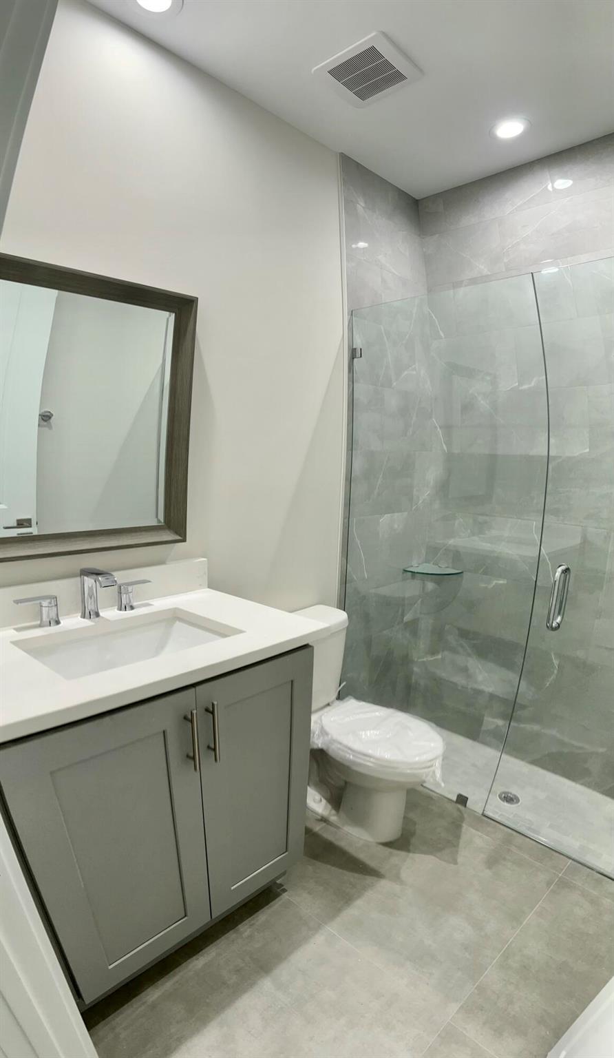 18-44-43, S 100 FT OF N 4 - Residential Lease