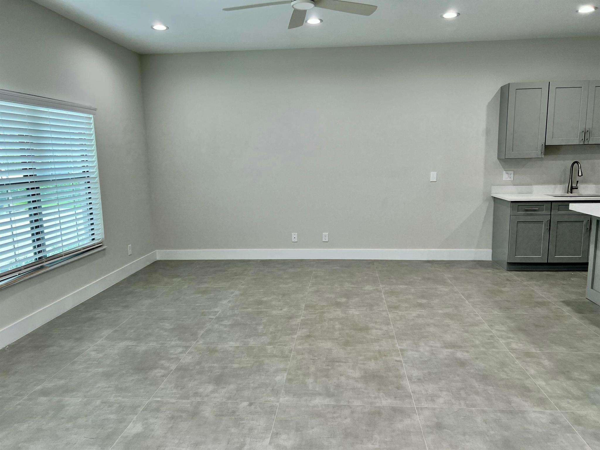 18-44-43, S 100 FT OF N 4 - Residential Lease