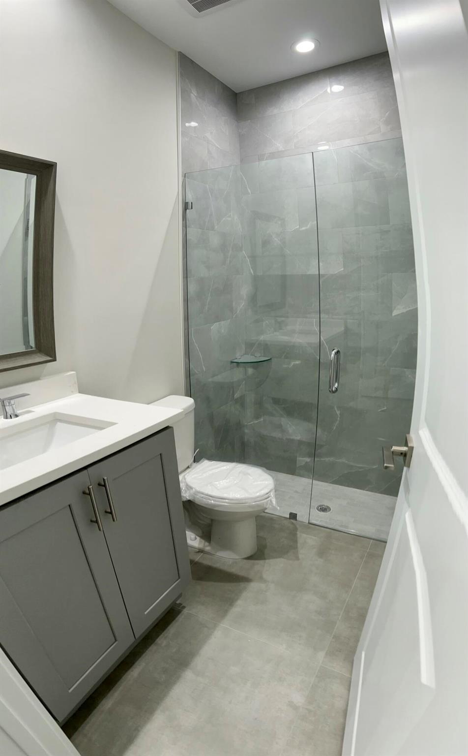 18-44-43, S 100 FT OF N 4 - Residential Lease