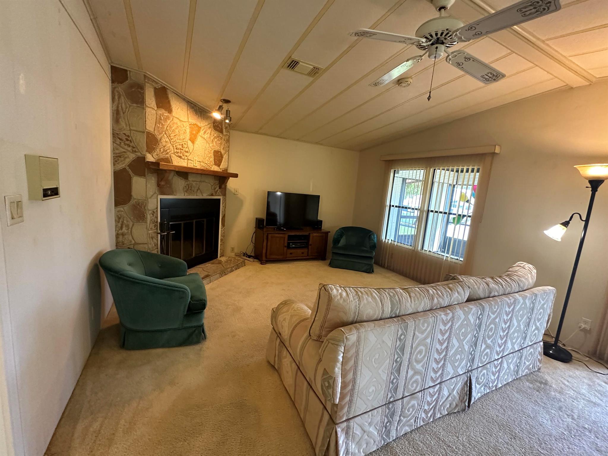 7666 SE Independence Avenue