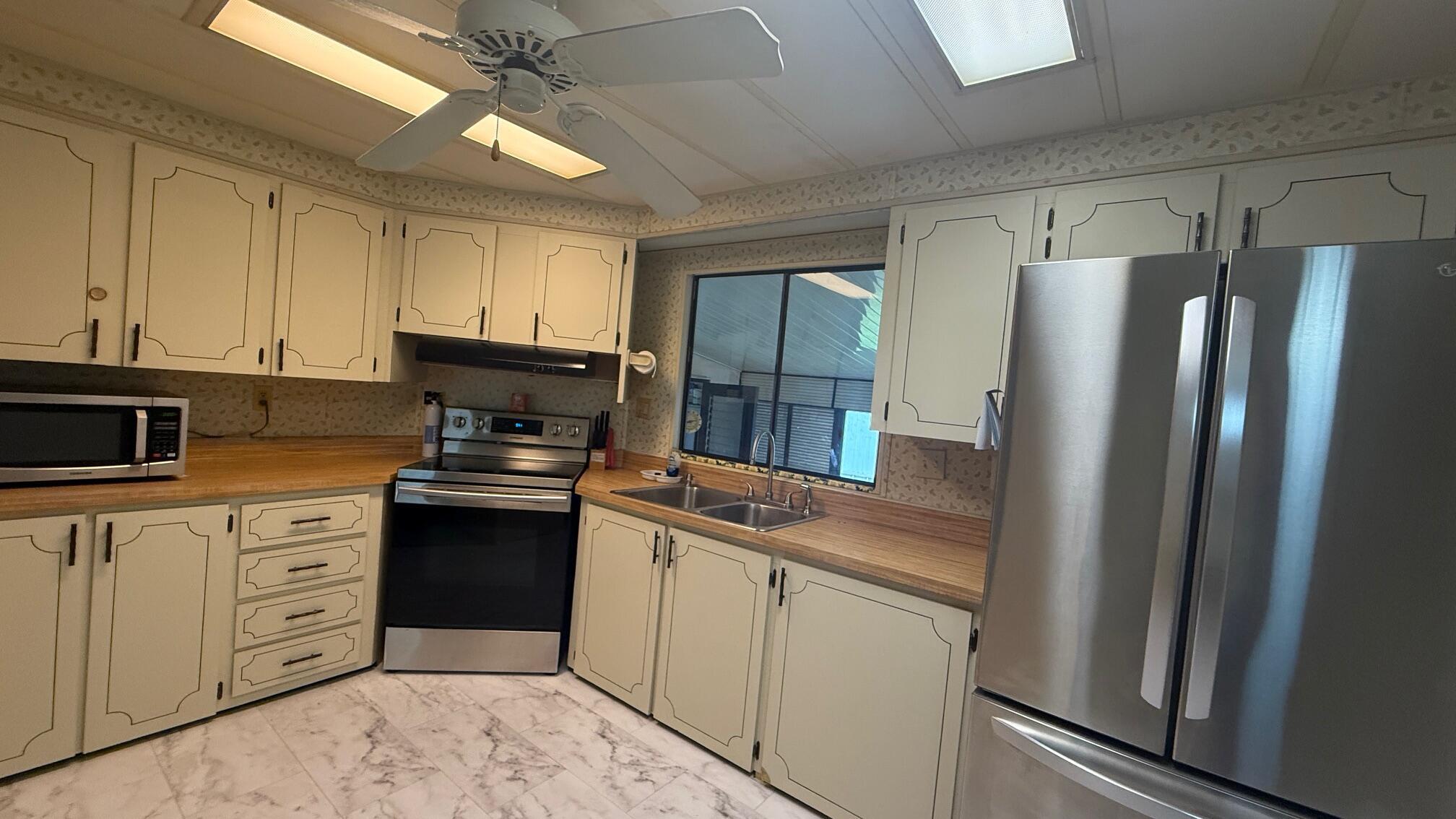 CAMBRIDGE AT HERITAGE RID - Residential