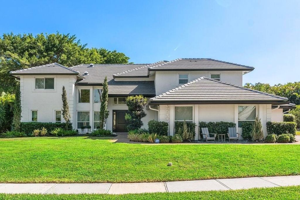 Photo of 3200 Canterbury Drive, Boca Raton, FL 33434 (MLS # R11073206)