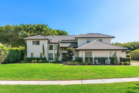 3200 Canterbury Drive, Boca Raton, FL MLS: R11073206
