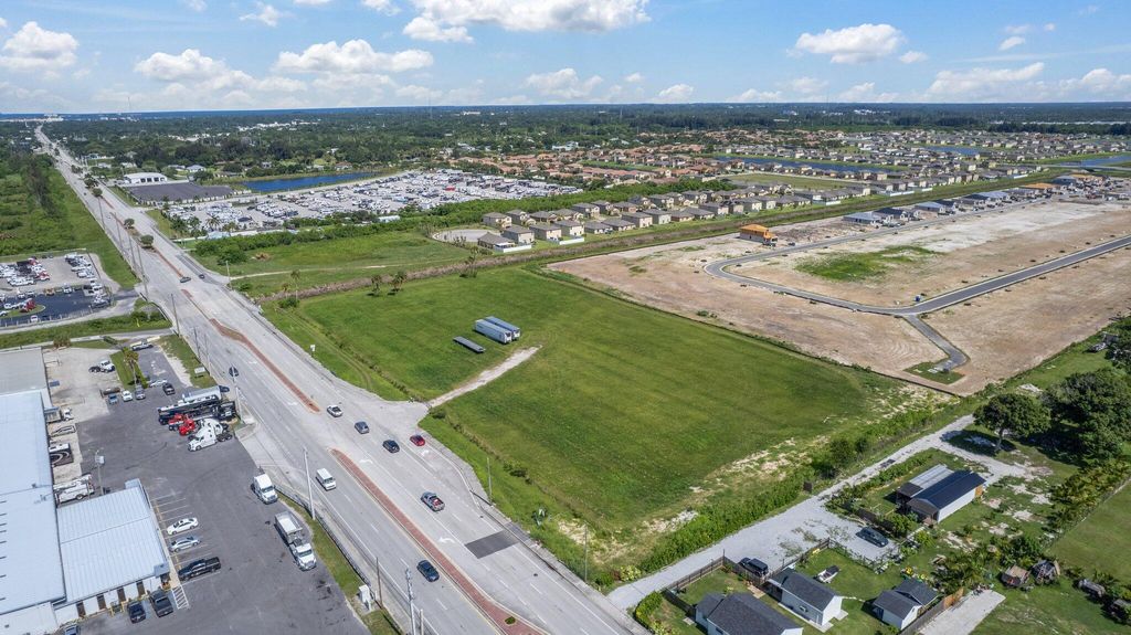 Photo of 5001 Orange Avenue, Fort Pierce, FL 34947 (MLS # R11005003)