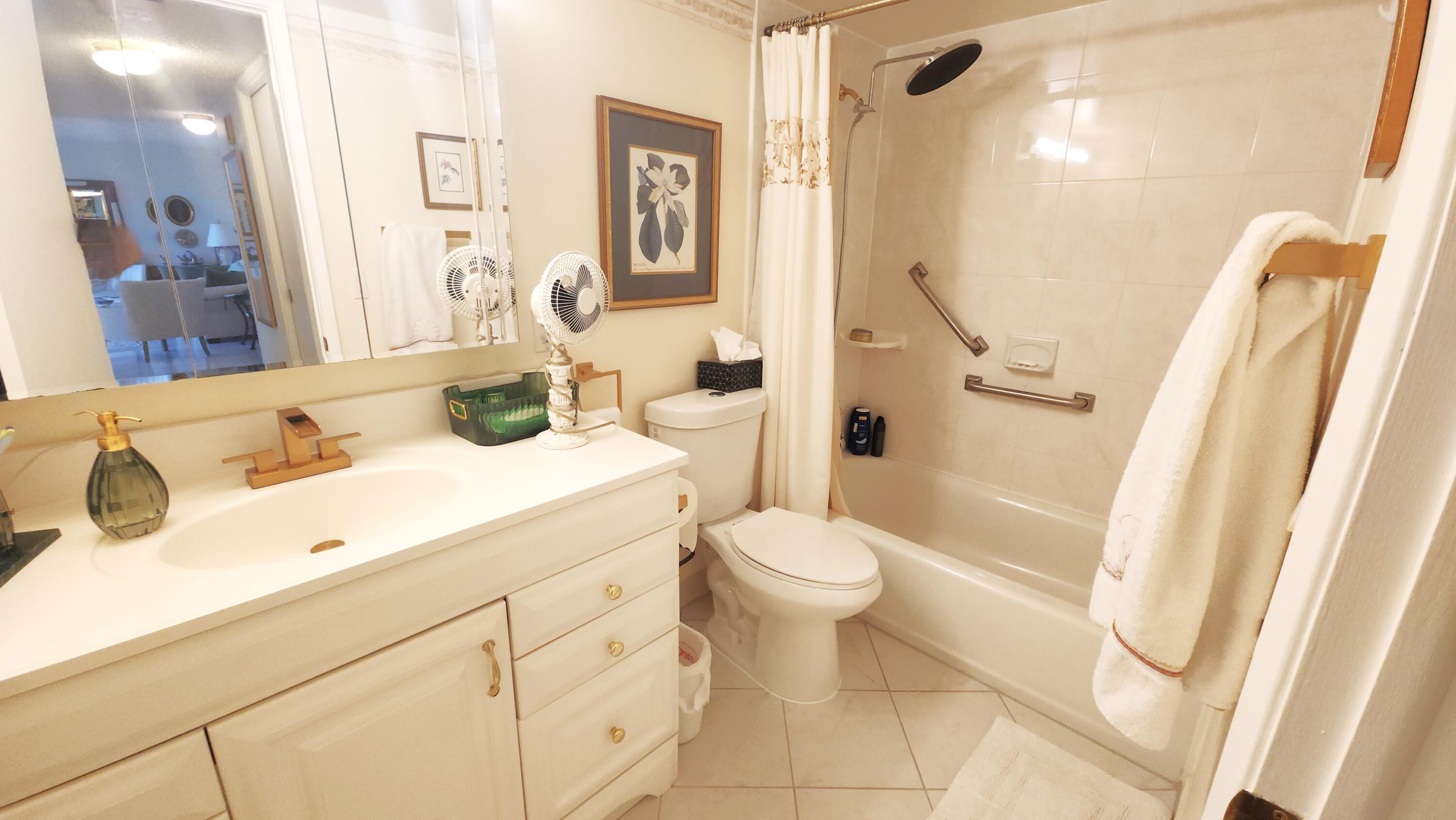 LAVERS DELRAY RACQUET CLUB CONDO - Residential