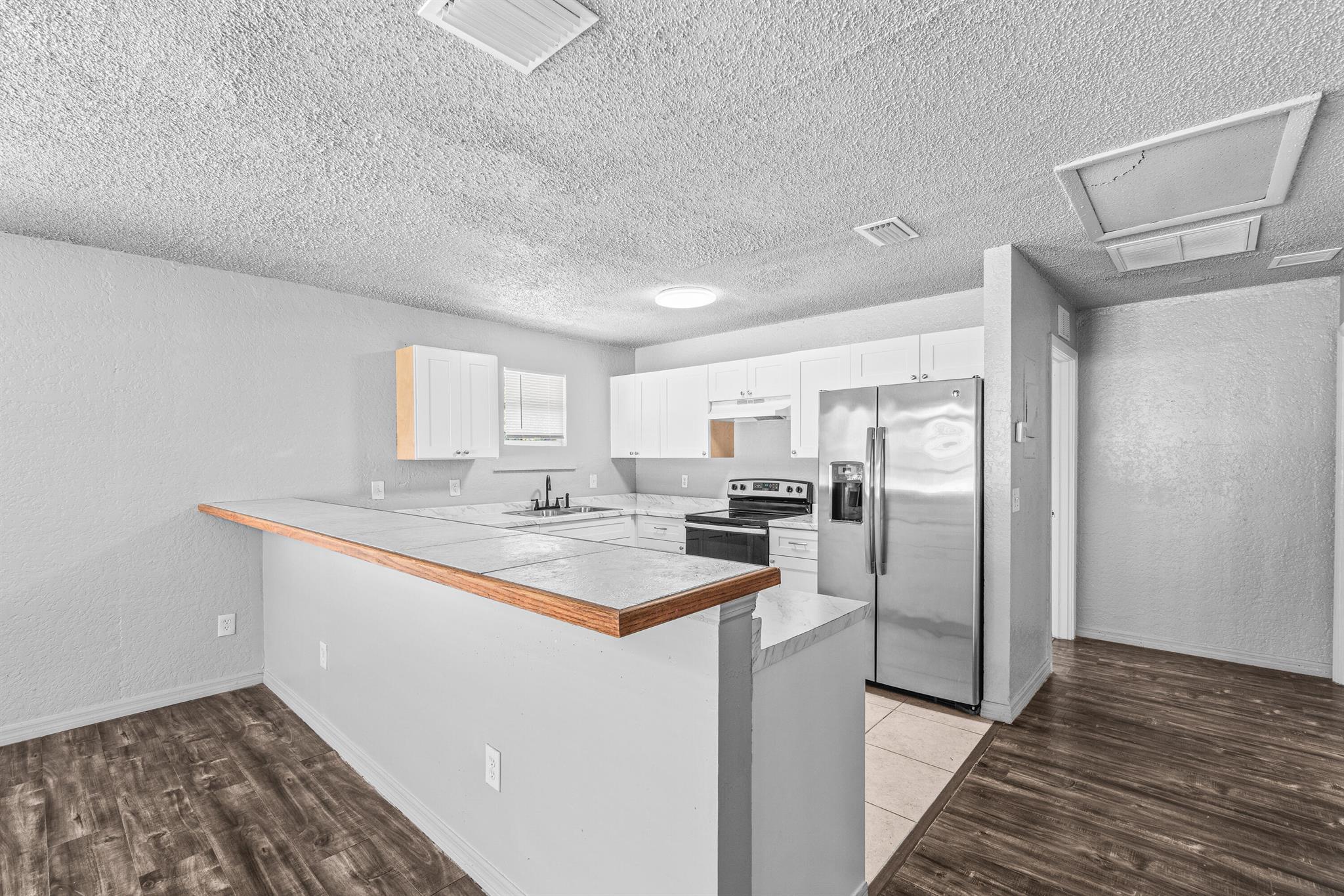 1669 W 27th Street A & B