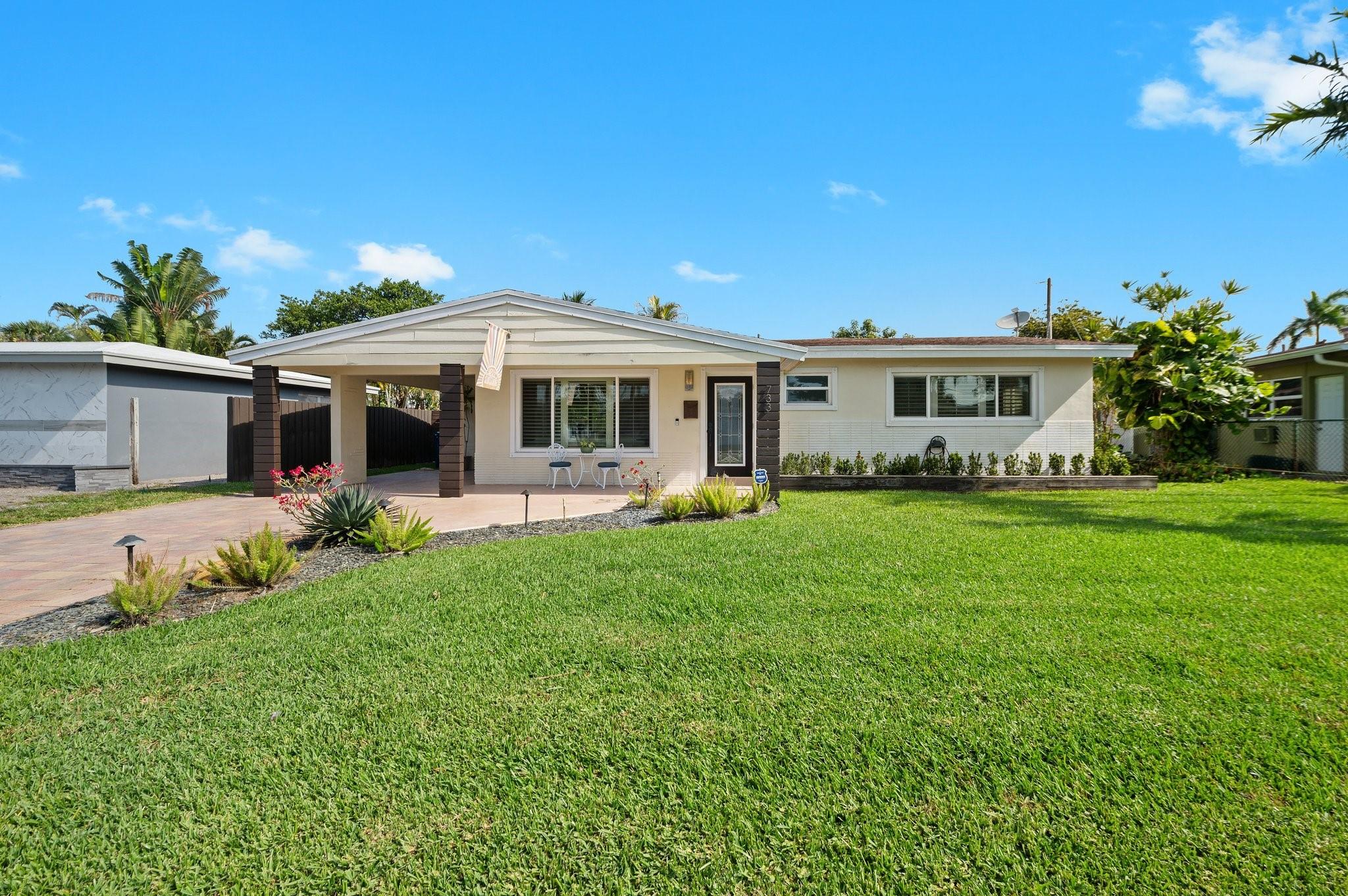 733 NW 28th St