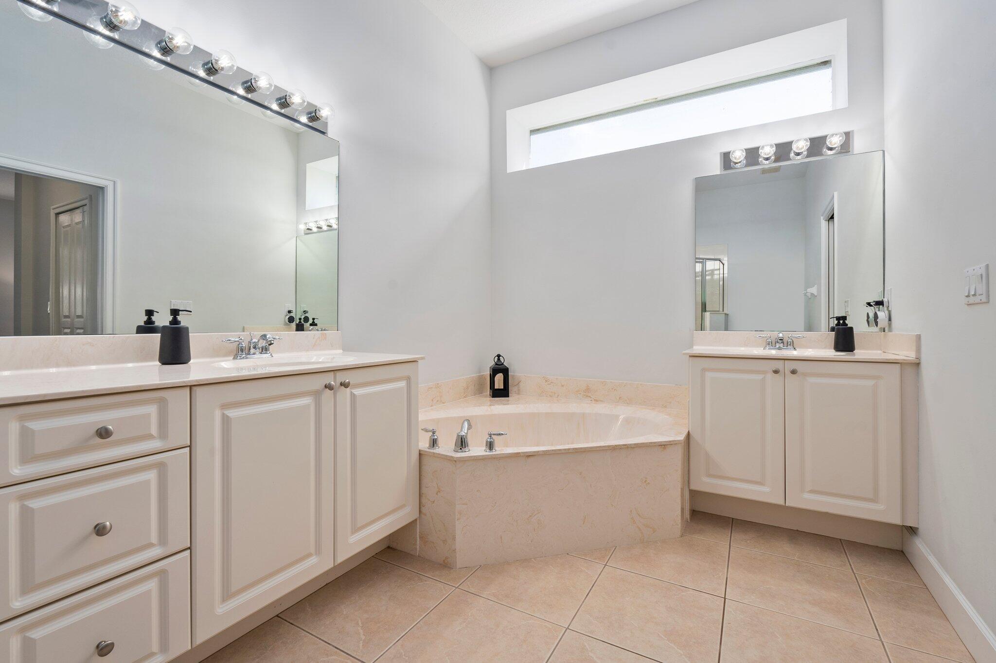 RIVER PLACE ON THE ST LUC - Residential