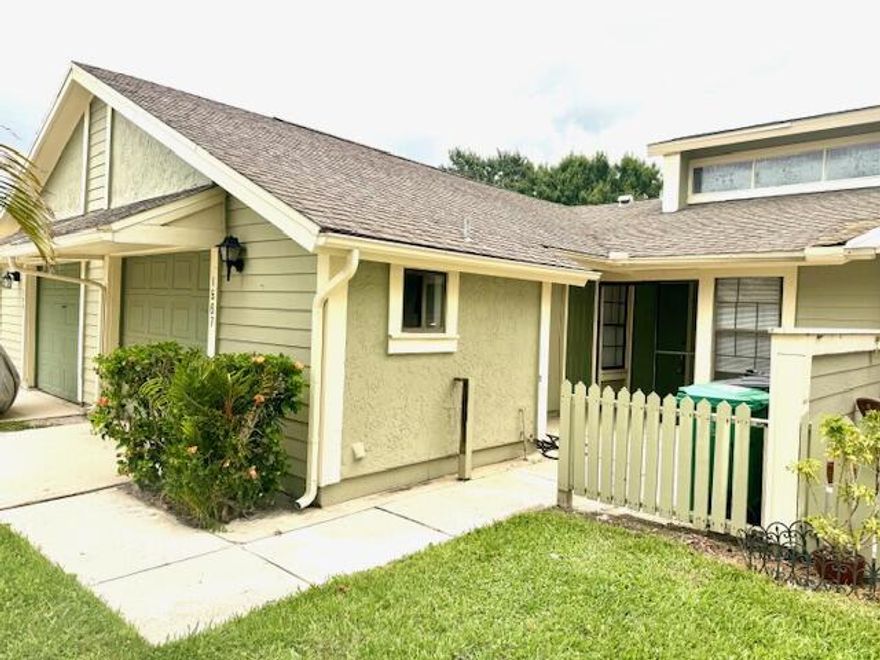 Discover this Charming 2/2 villa, with single car garage and all appliances are included. Newer stainless steel appliances, freshly paint. Newer flooring. Cathedral ceiling with skylight that allow to enjoy natural light. centrally located close to beaches, Hospital, shopping centers, pharmacies. Easy access to I-95 and Turnpike.