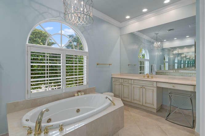 MIZNER ESTATES OF PALM BE - Residential