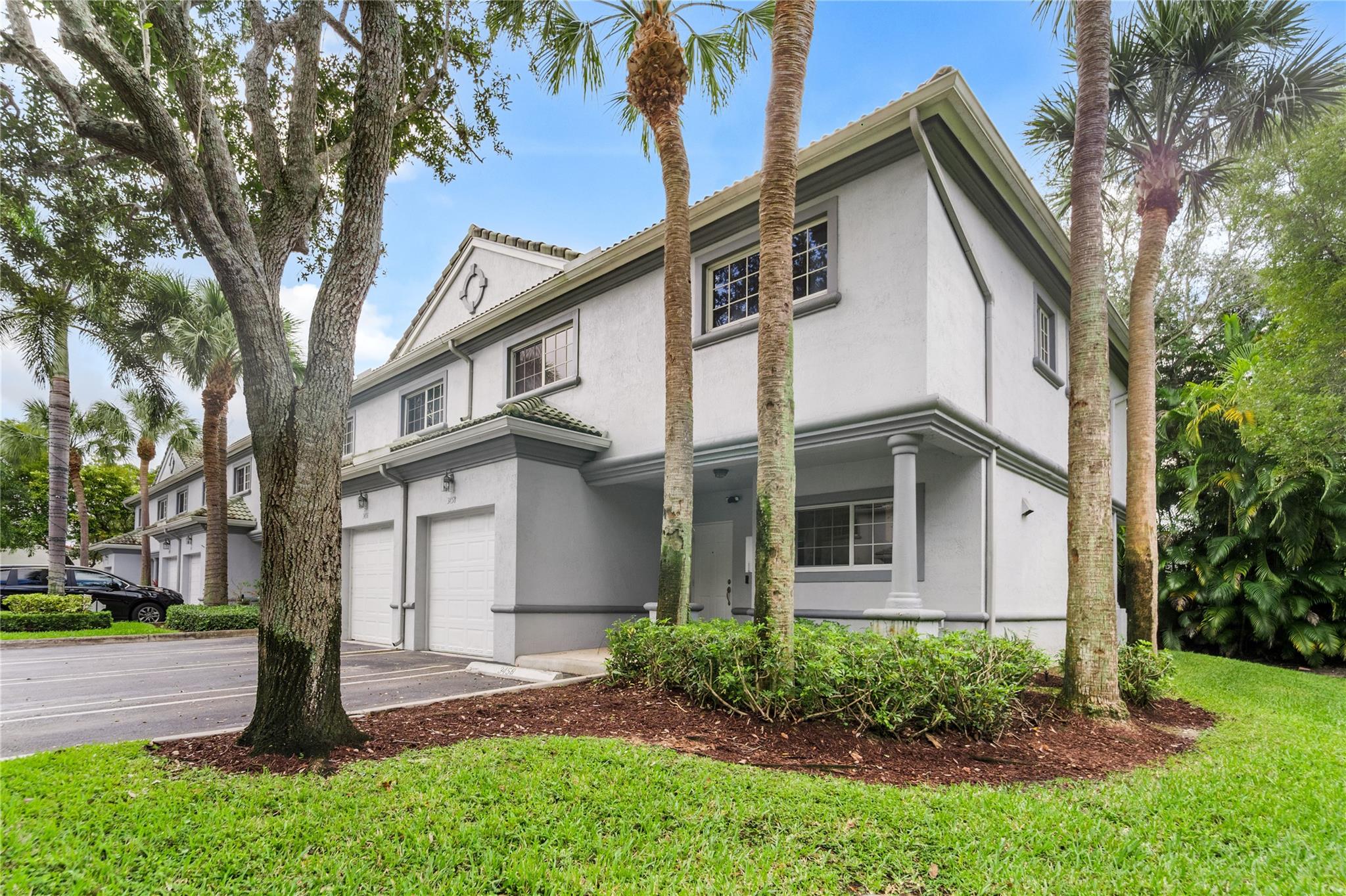 KEY LARGO TOWNHOMES - Residential