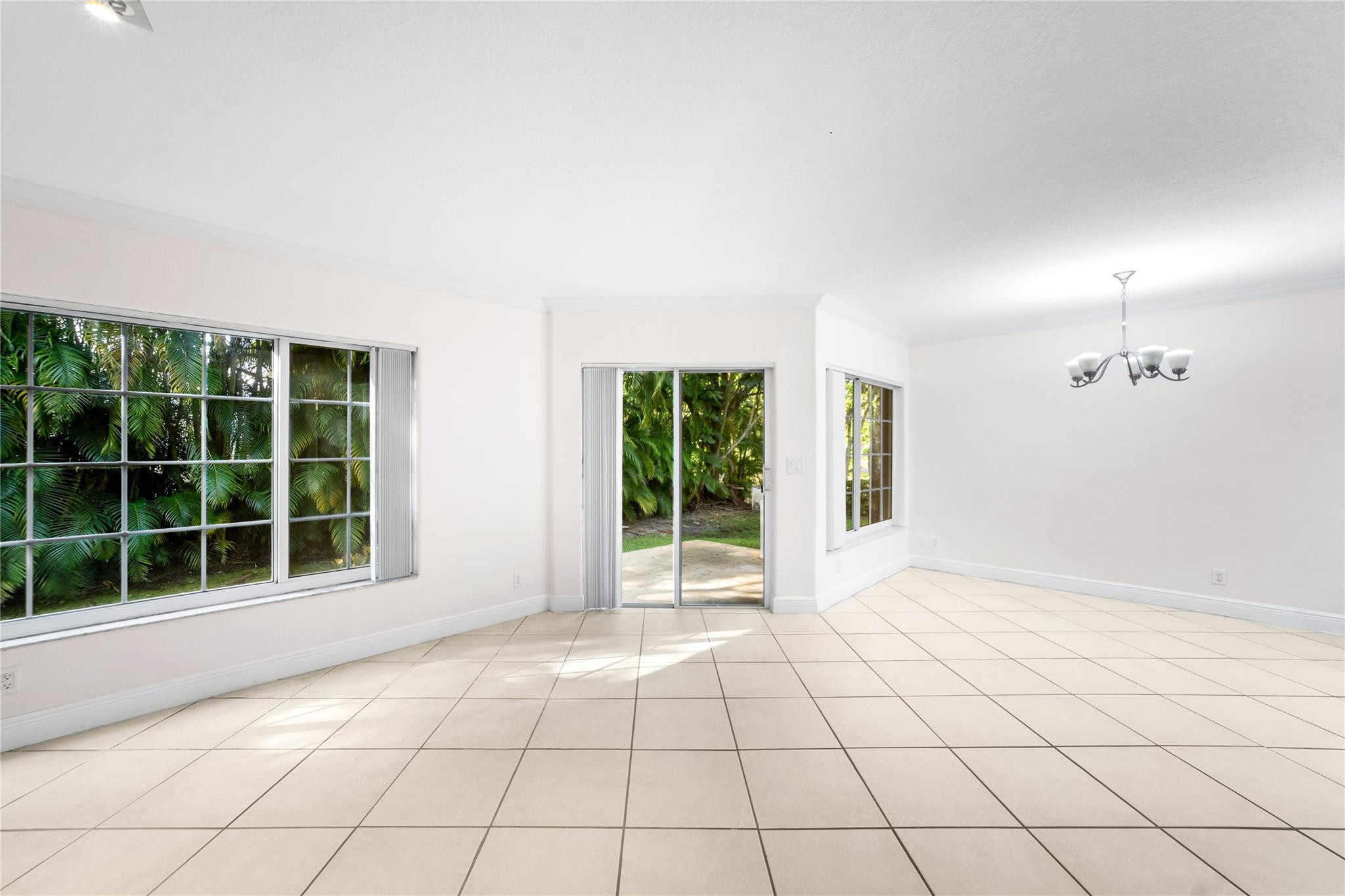 KEY LARGO TOWNHOMES - Residential