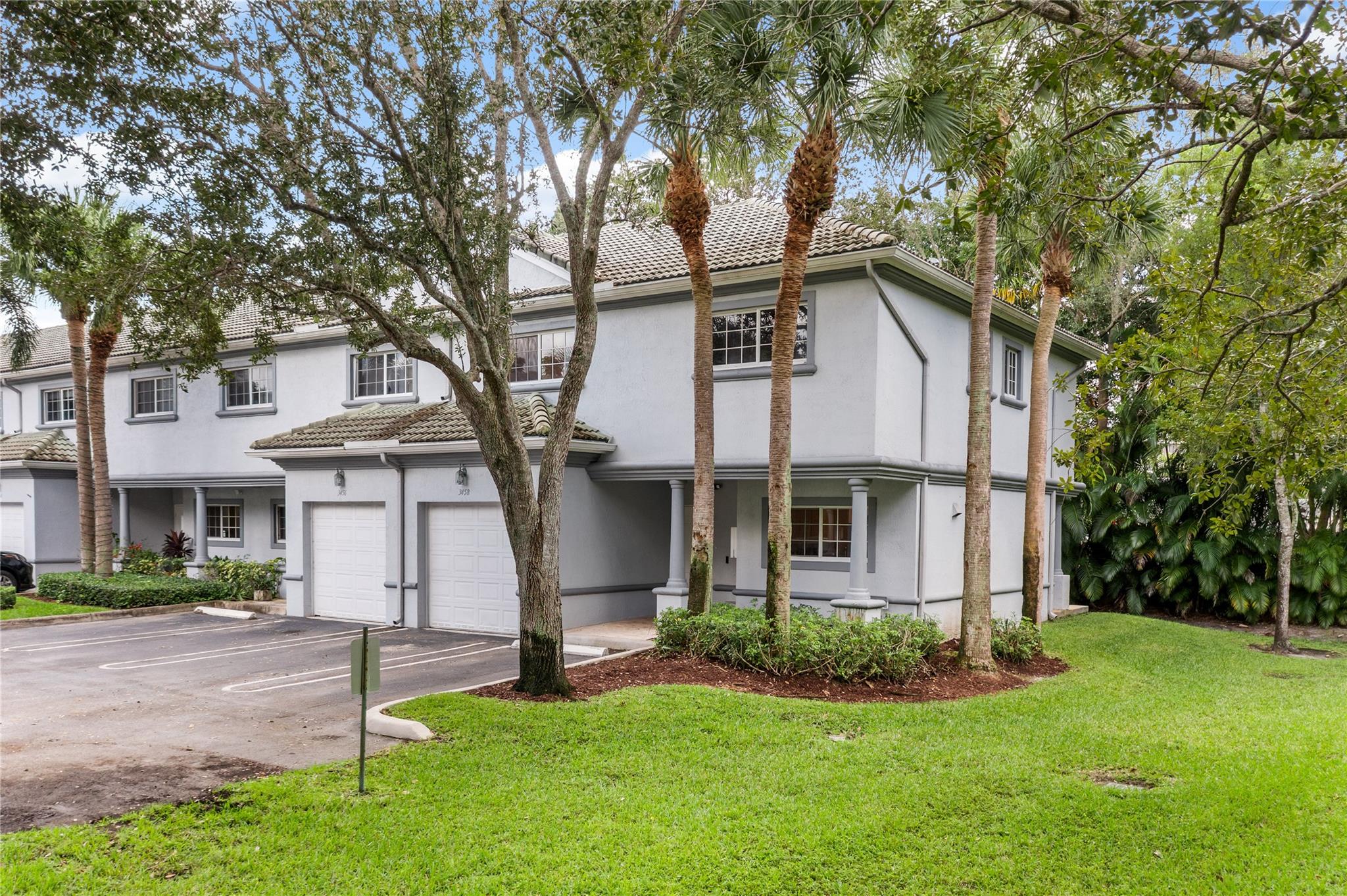 KEY LARGO TOWNHOMES - Residential