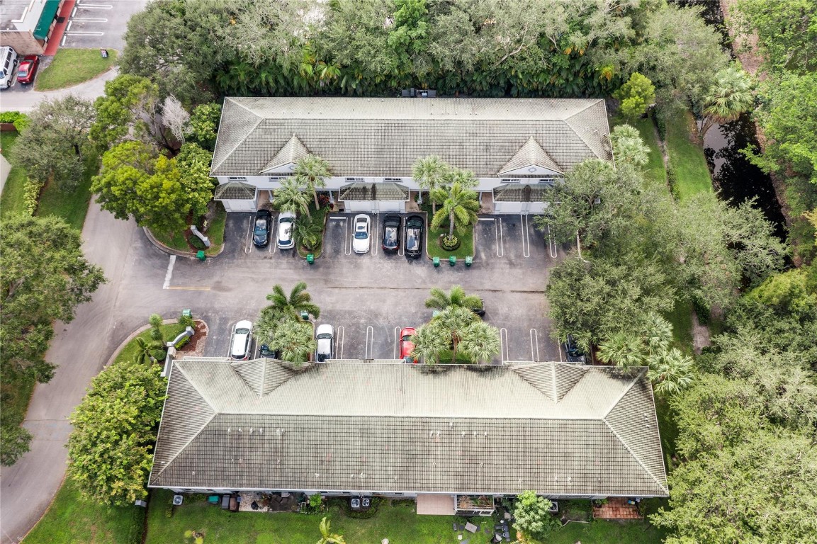 KEY LARGO TOWNHOMES - Residential