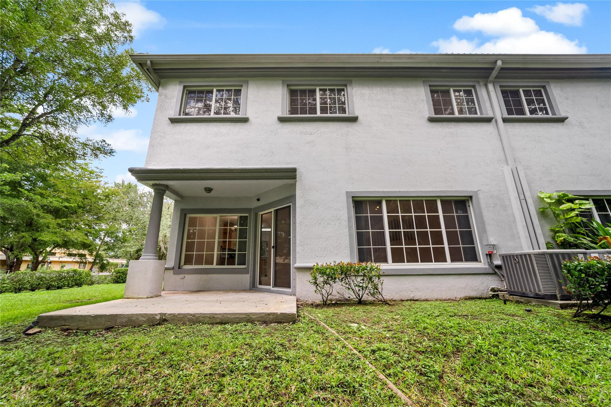 KEY LARGO TOWNHOMES - Residential