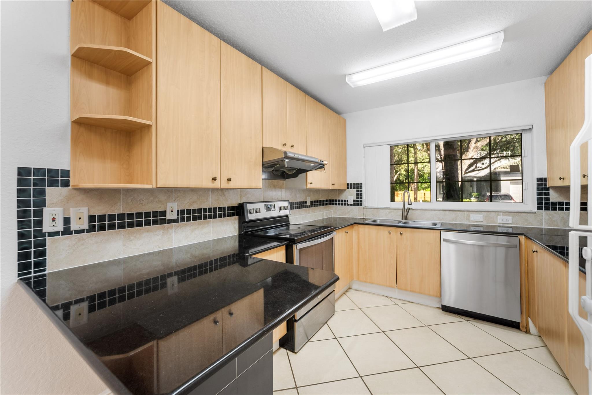 KEY LARGO TOWNHOMES - Residential