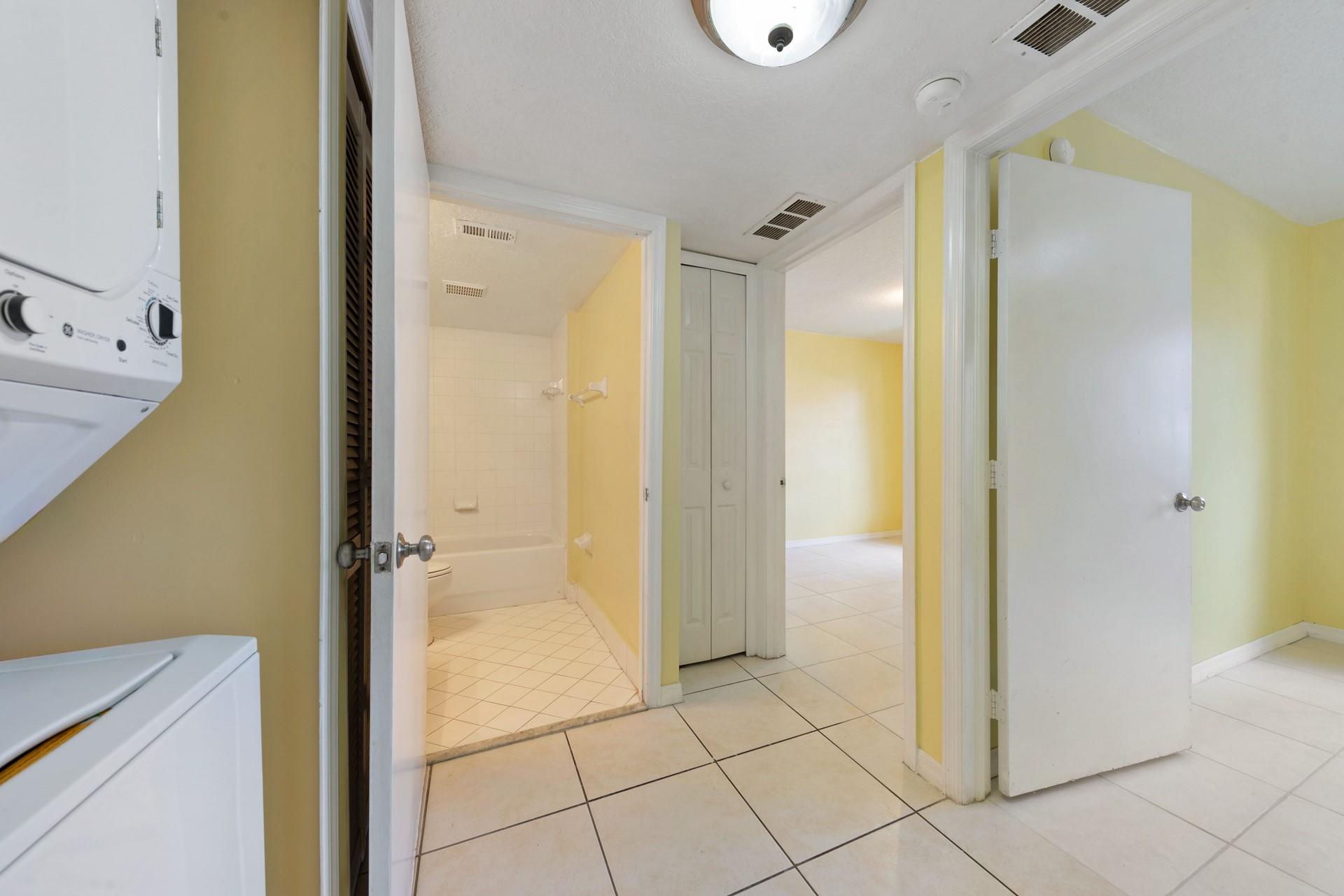 VENETIA GARDENS SOUTH CON - Residential Lease