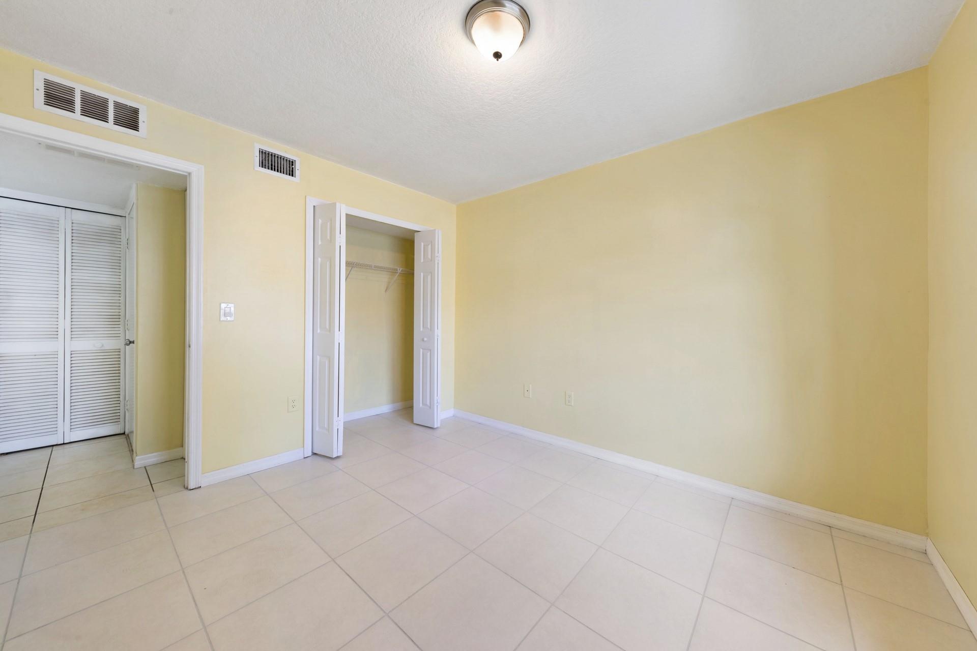 VENETIA GARDENS SOUTH CON - Residential Lease