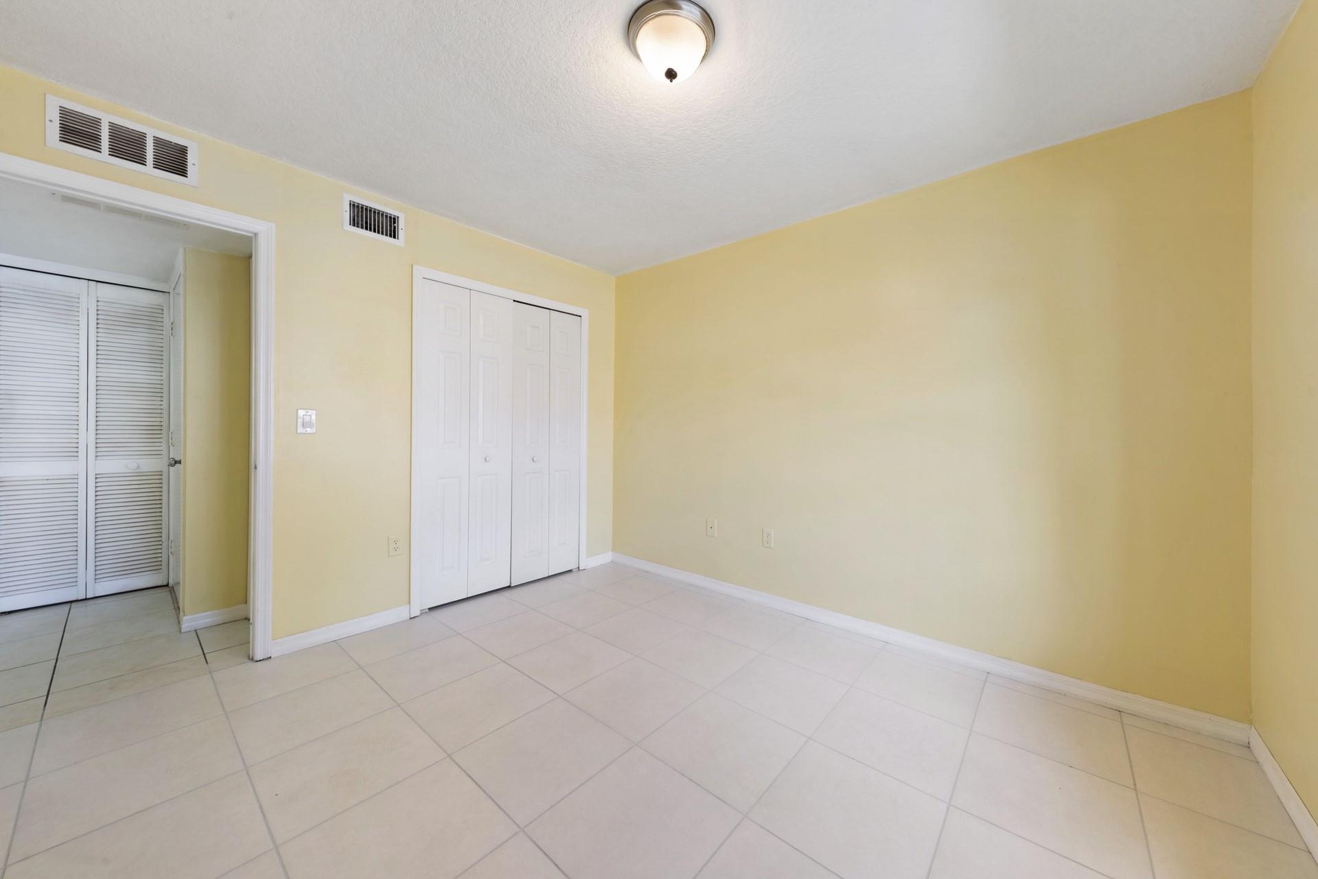 VENETIA GARDENS SOUTH CON - Residential Lease
