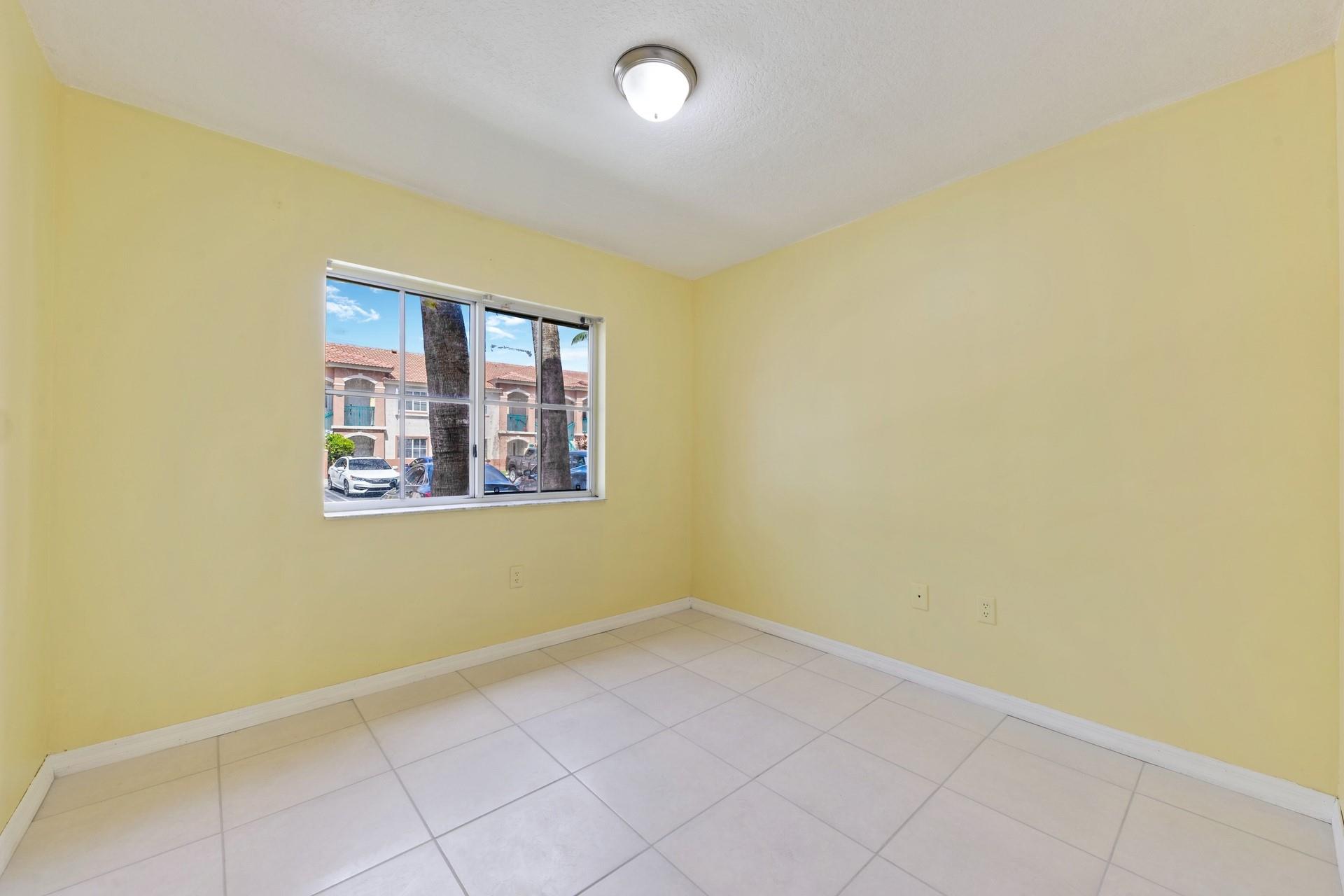 VENETIA GARDENS SOUTH CON - Residential Lease