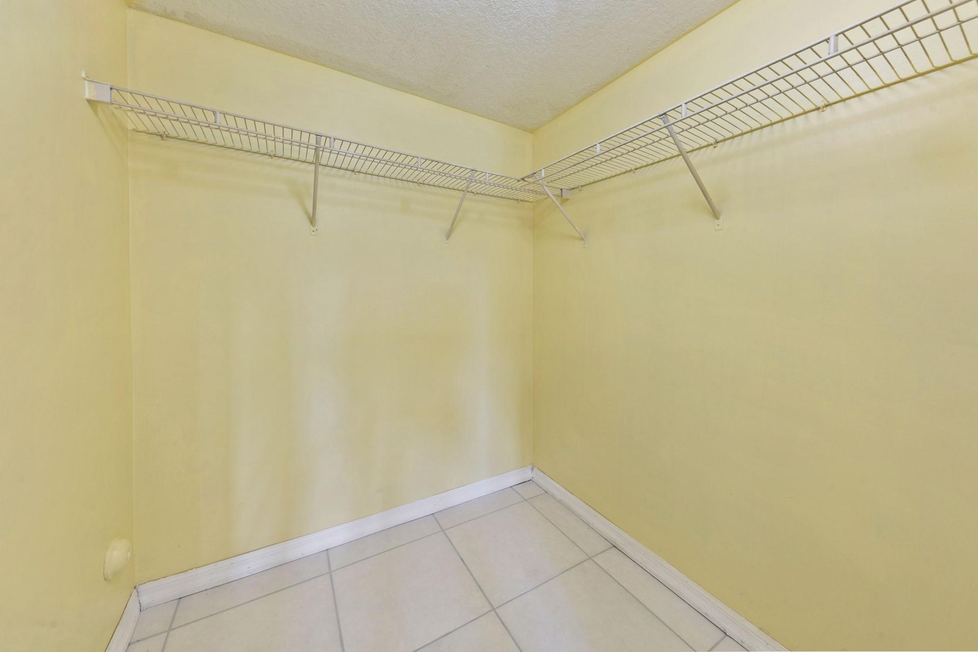 VENETIA GARDENS SOUTH CON - Residential Lease