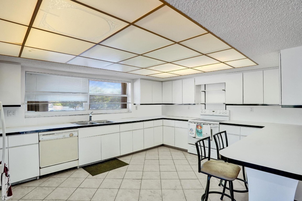 OCEAN BAY CLUB CONDO - Residential