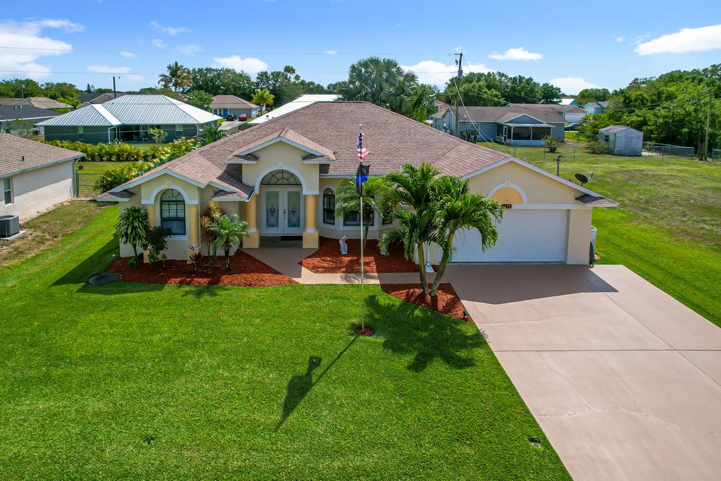 Photo of 3673 SW Viceroy Street, Port Saint Lucie, FL 34953 (MLS # R10790671)