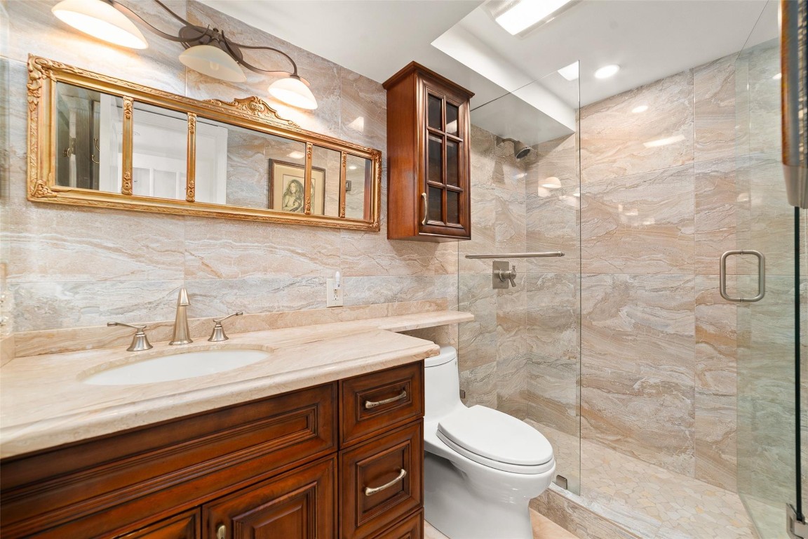 RIVER HOUSE TOWERS - Residential Lease