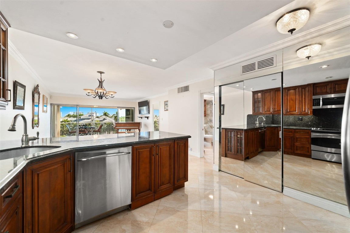 RIVER HOUSE TOWERS - Residential Lease