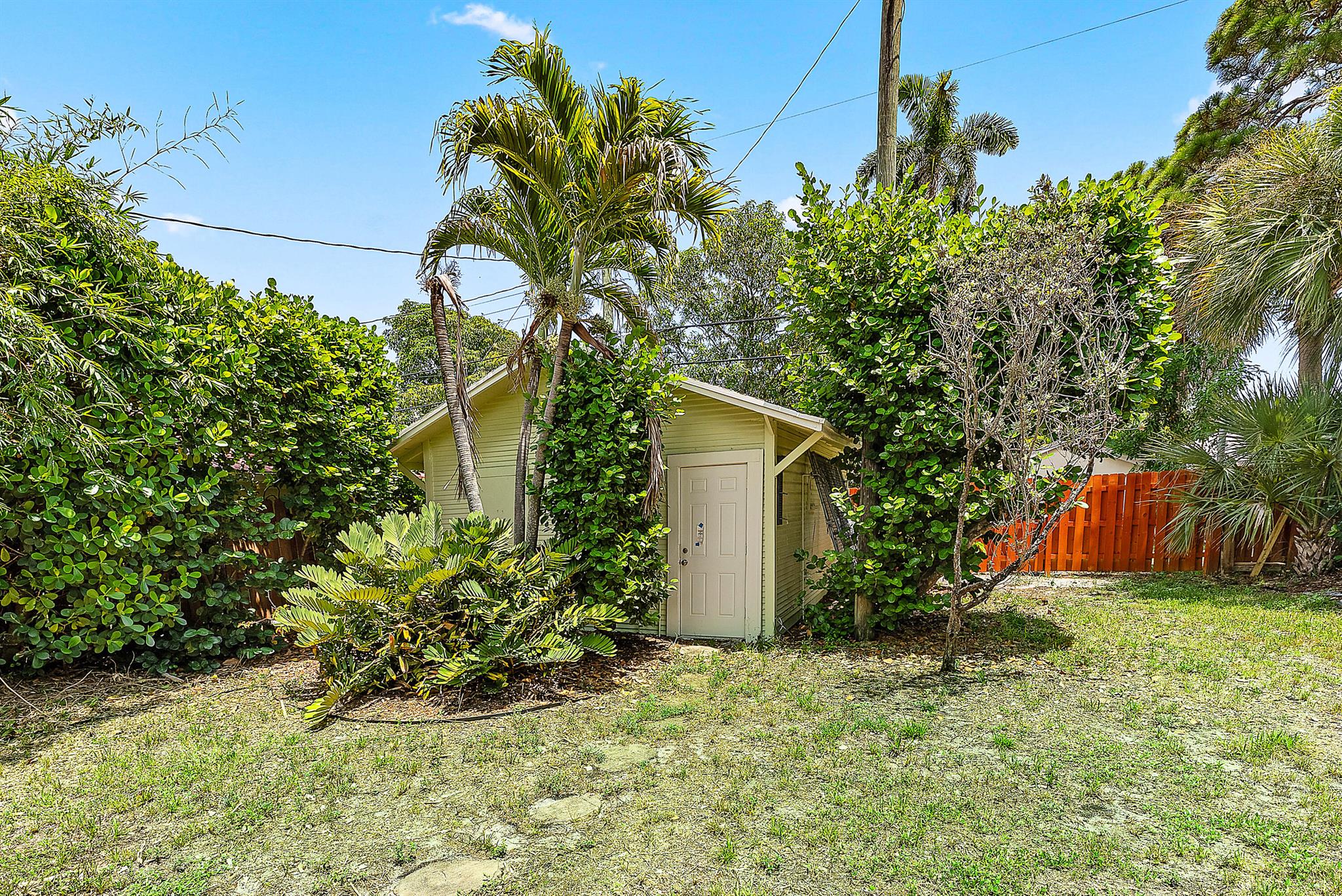 LAKE WORTH TOWN OF - Residential
