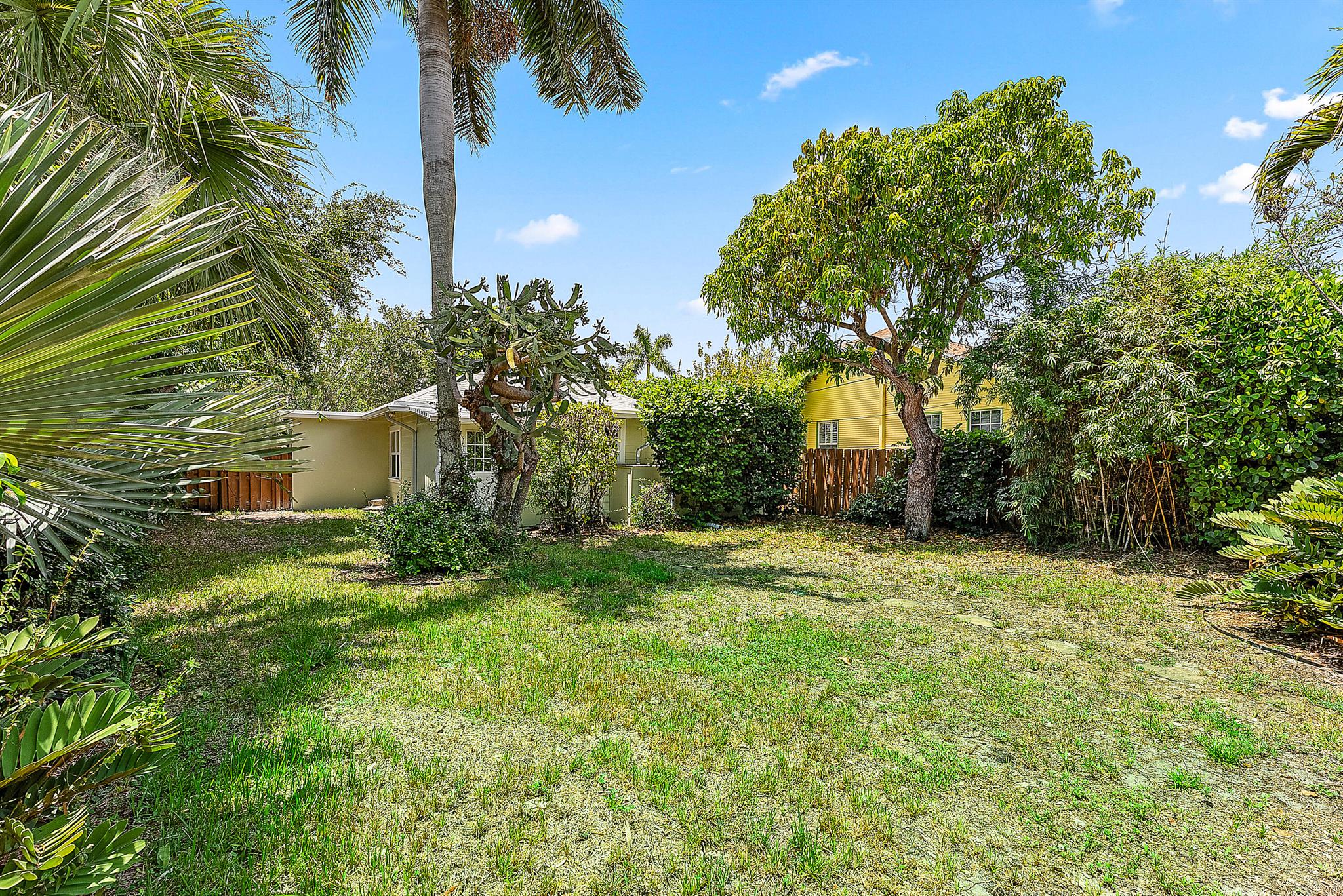 LAKE WORTH TOWN OF - Residential