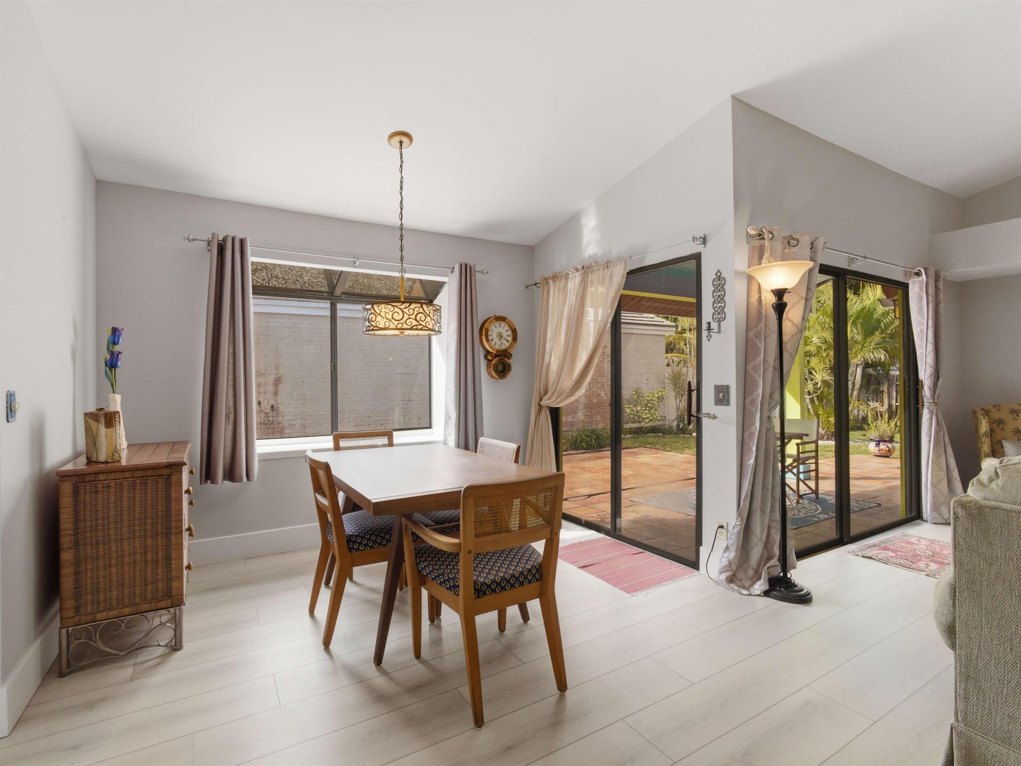 HANOVER SQUARE/WINDY CREE - Residential