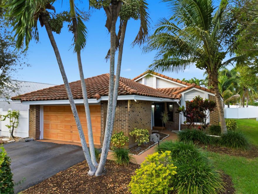 GREAT COMMUNITY LOCATED CLOSE TO DOWNTOWN DELRAY AND ATLANTIC HIGH SCHOOL