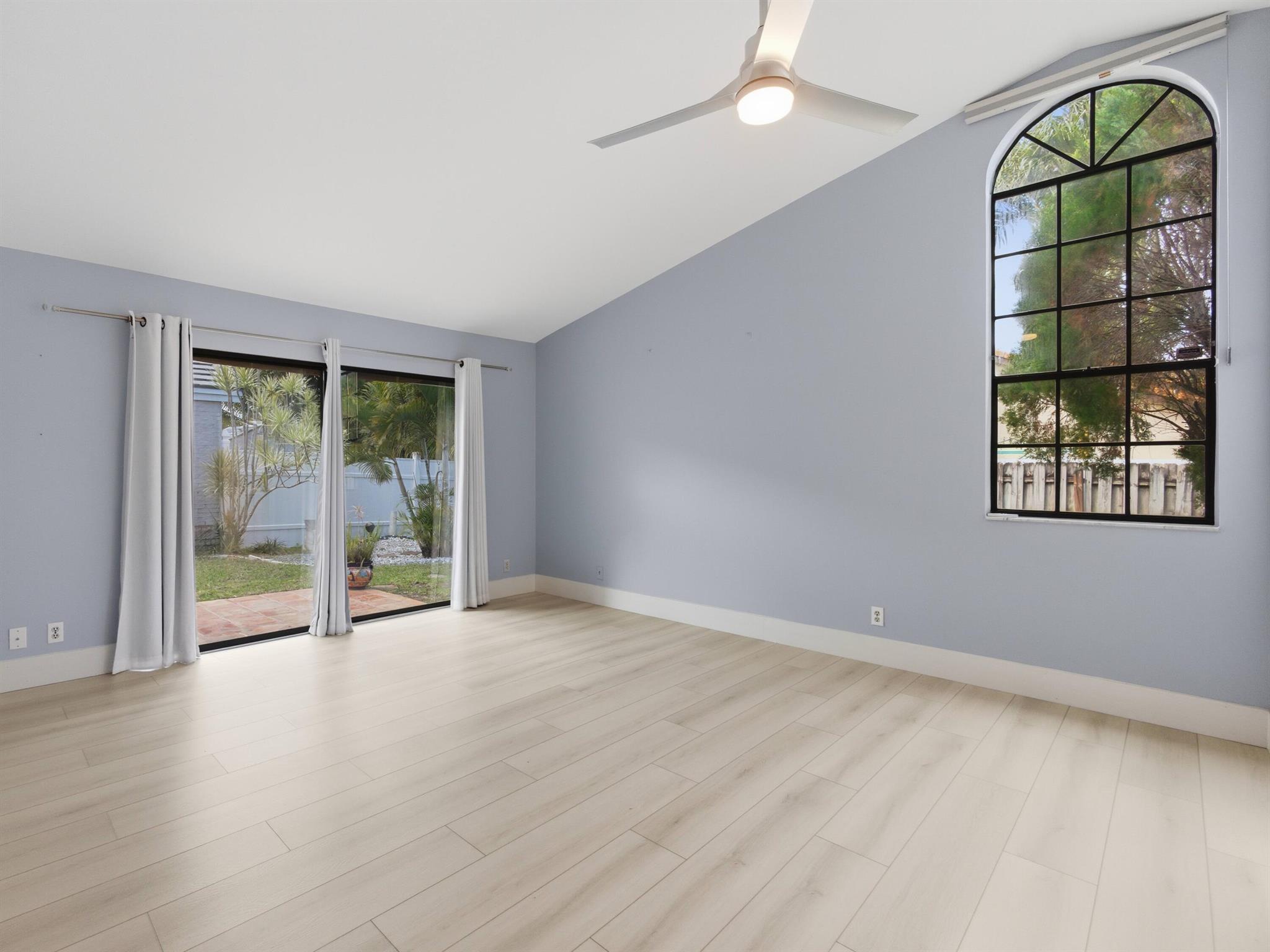 HANOVER SQUARE/WINDY CREE - Residential