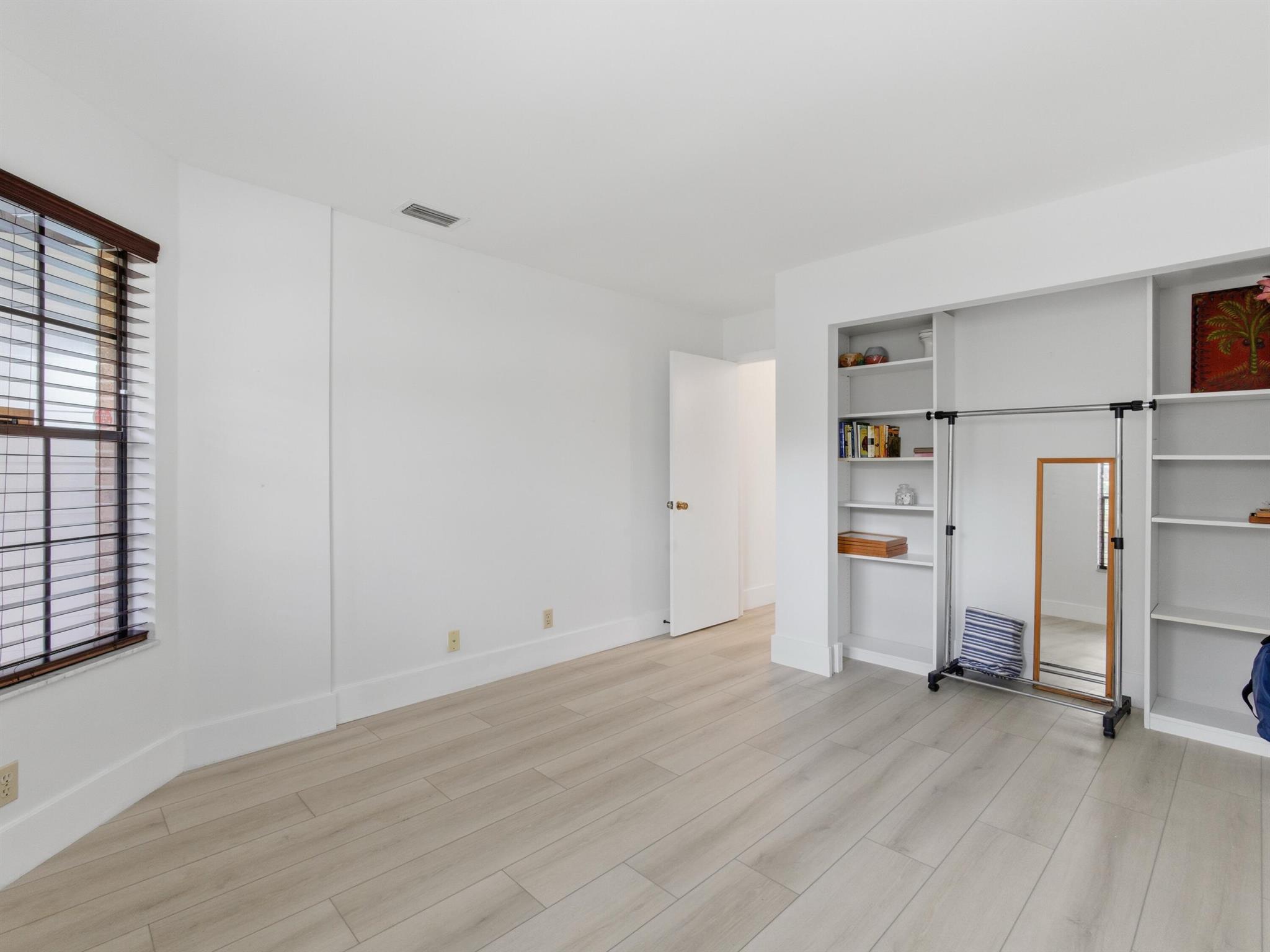 HANOVER SQUARE/WINDY CREE - Residential