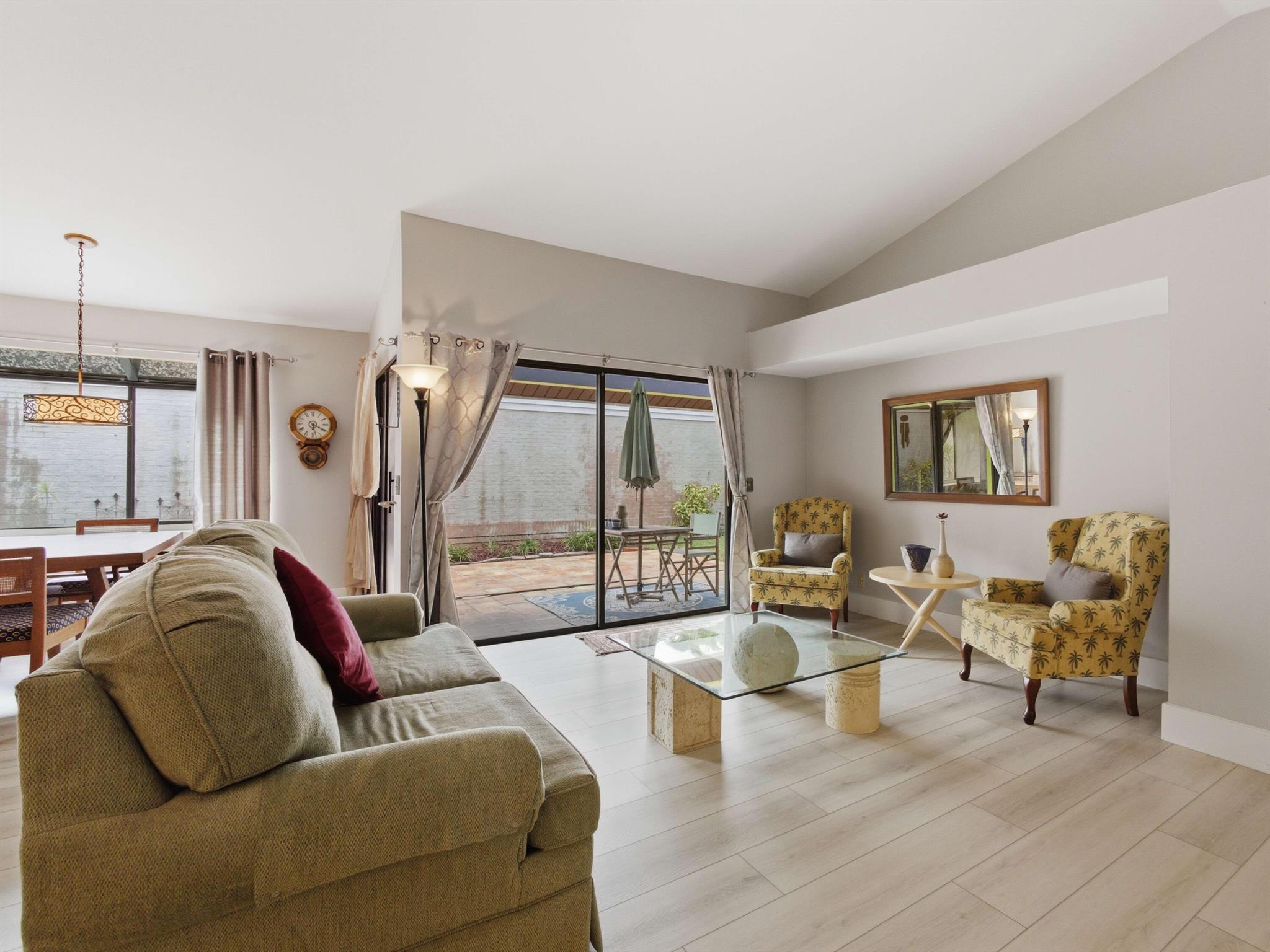 HANOVER SQUARE/WINDY CREE - Residential