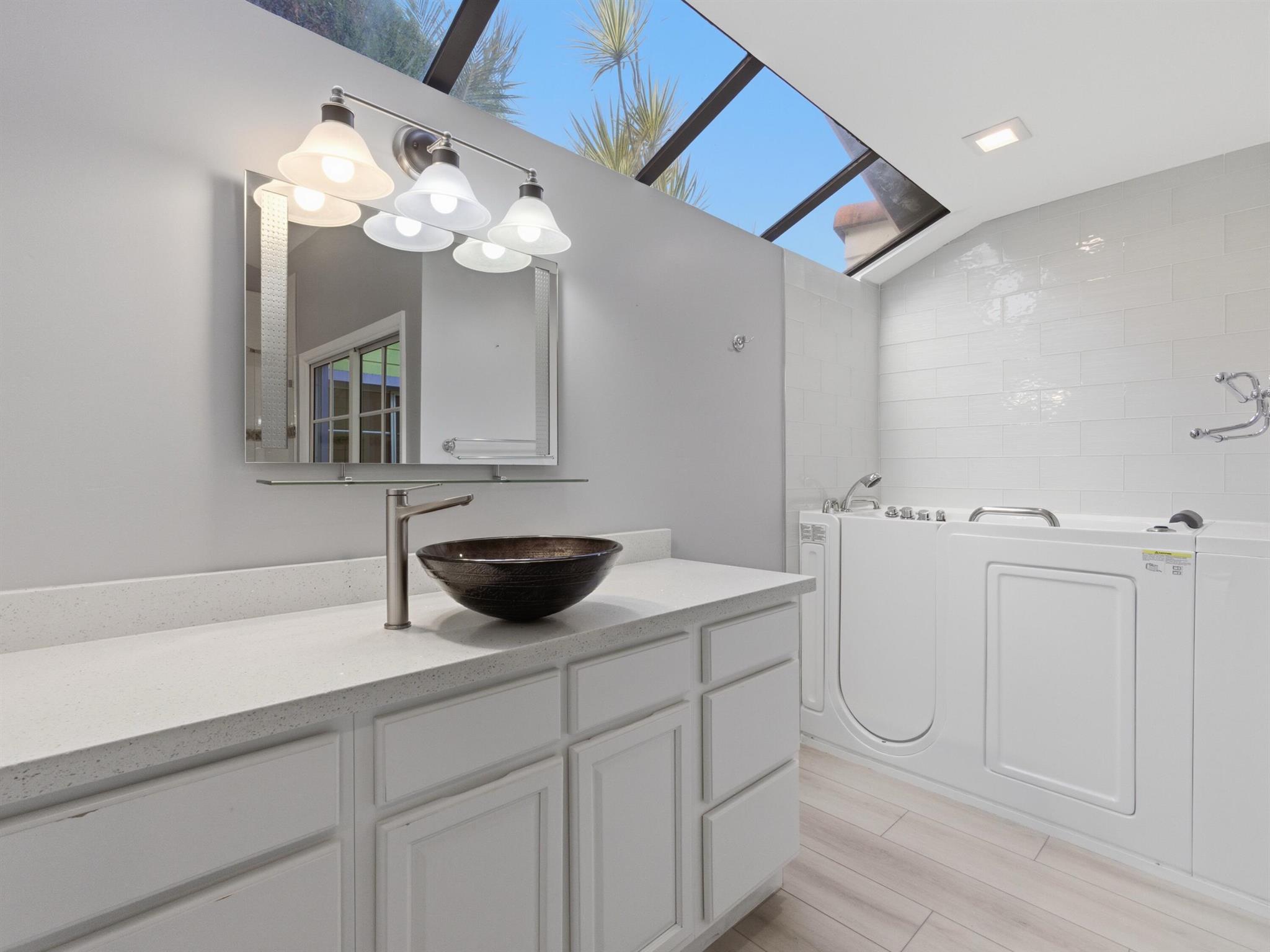 HANOVER SQUARE/WINDY CREE - Residential