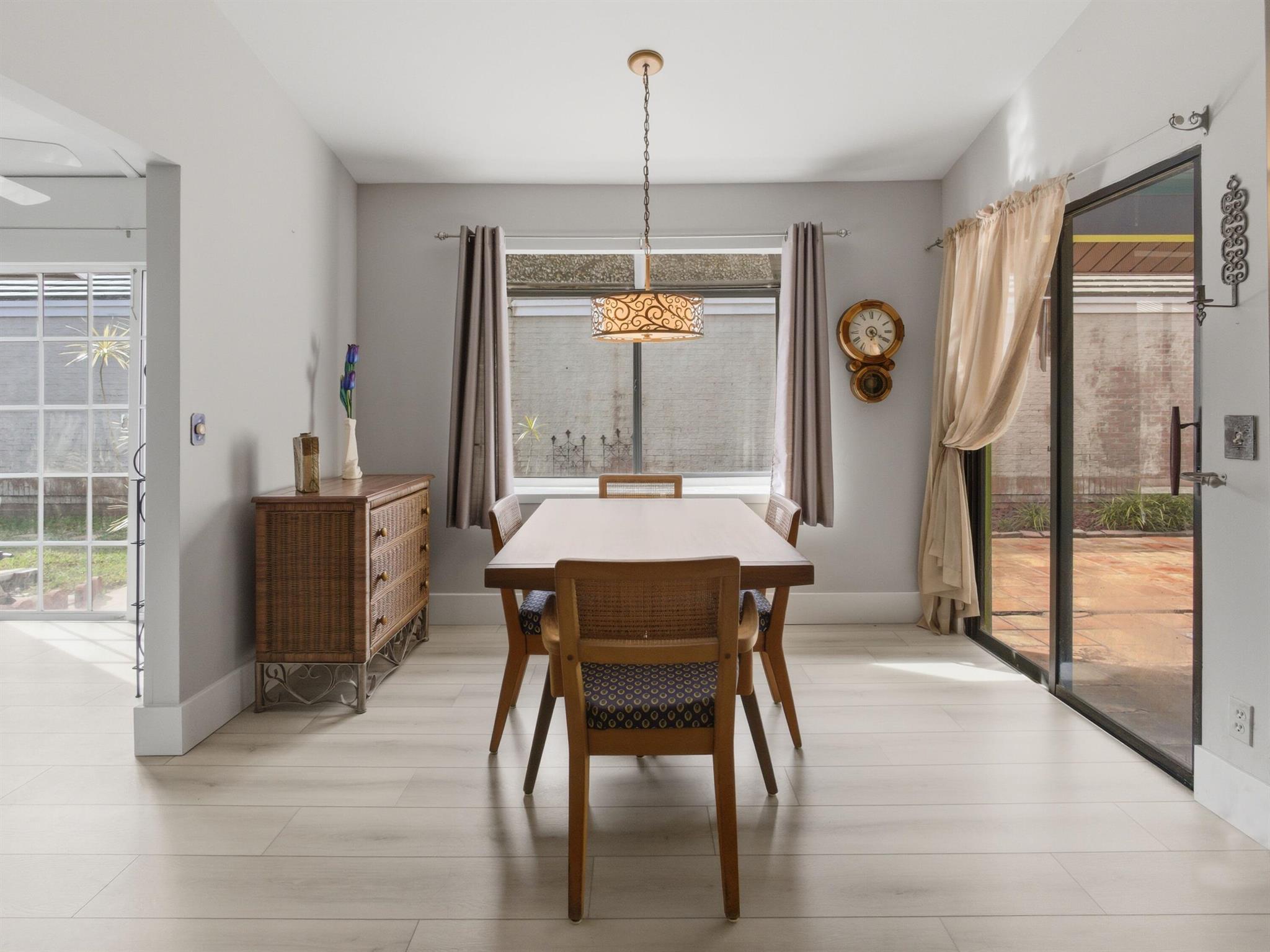 HANOVER SQUARE/WINDY CREE - Residential